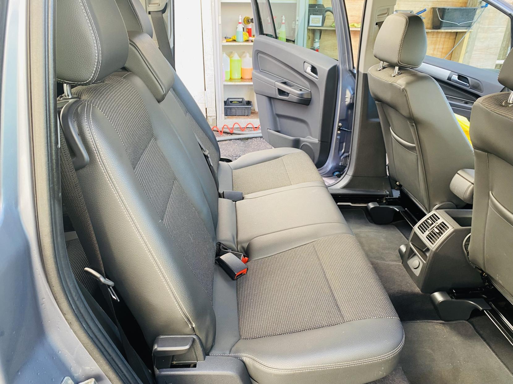 Vauxhall Zafira 2.2 16V Design MPV 5dr Petrol Auto Euro 4 (150 ps)