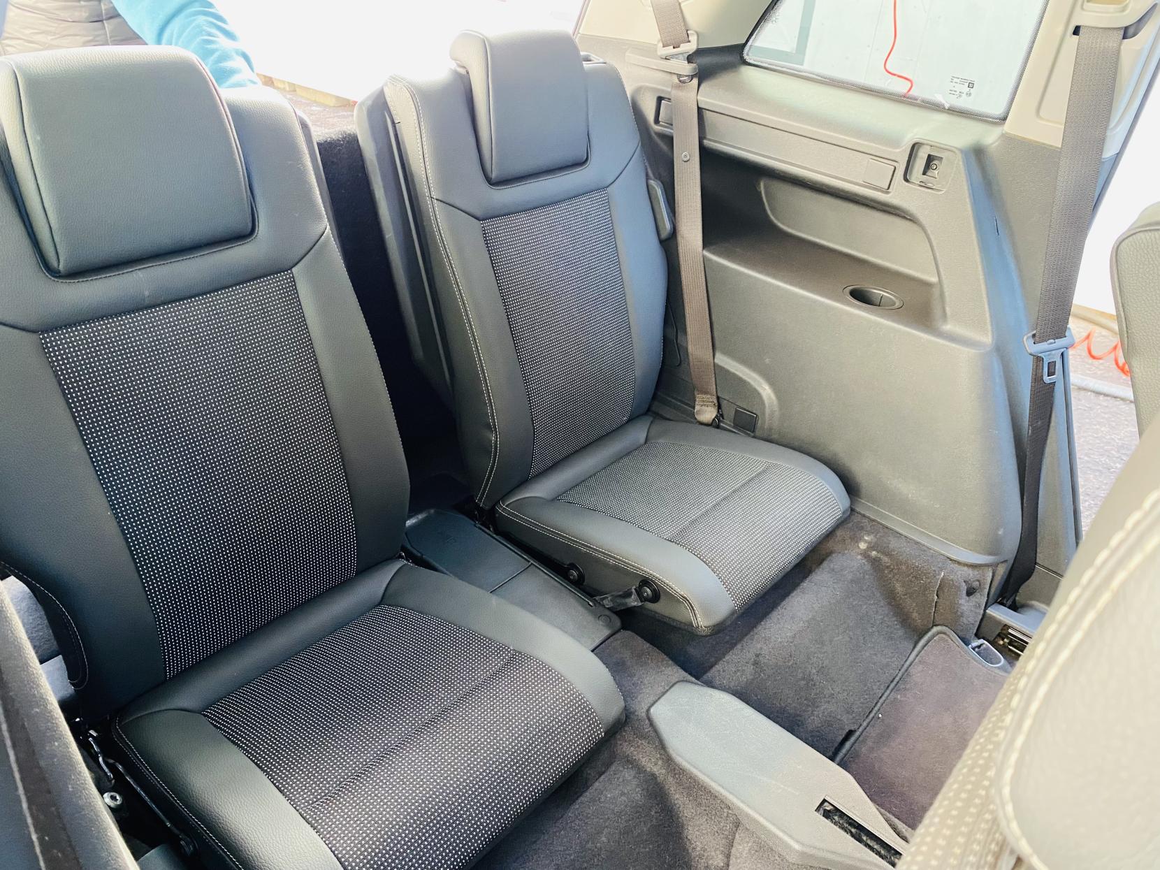 Vauxhall Zafira 2.2 16V Design MPV 5dr Petrol Auto Euro 4 (150 ps)