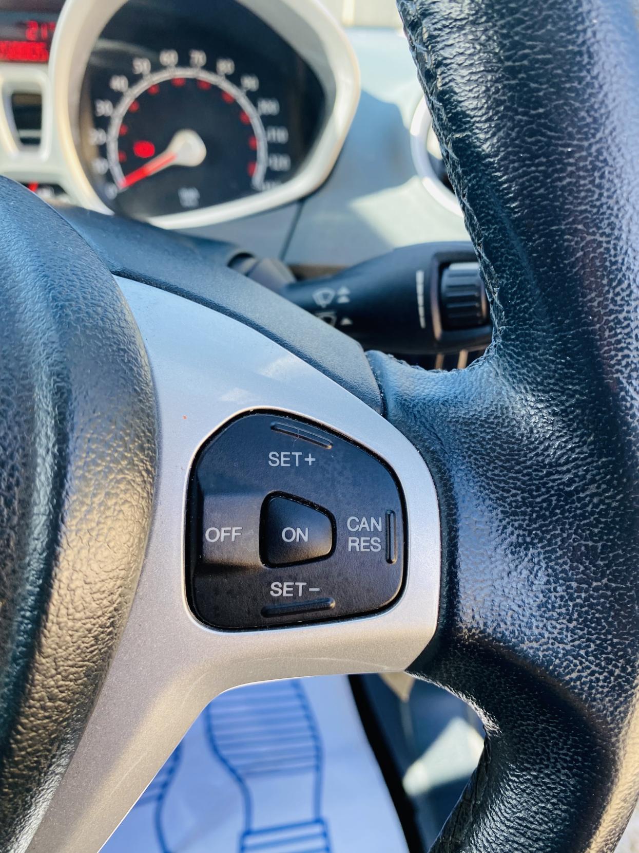 Ford Fiesta 1.4 Titanium Hatchback 3dr Petrol Manual (133 g/km, 94 bhp)