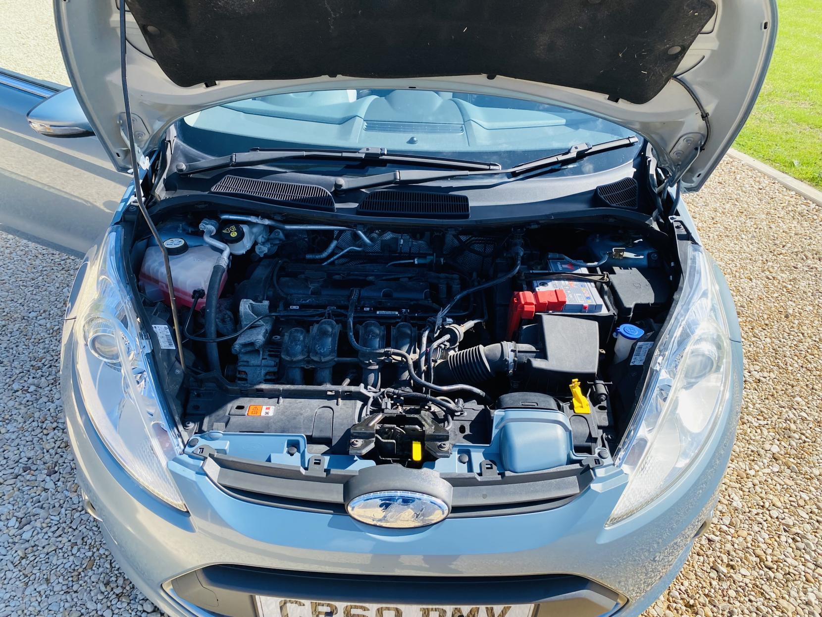 Ford Fiesta 1.4 Titanium Hatchback 3dr Petrol Manual (133 g/km, 94 bhp)