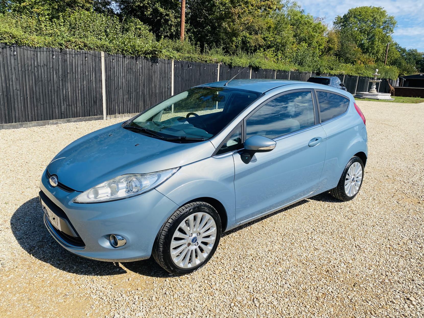 Ford Fiesta 1.4 Titanium Hatchback 3dr Petrol Manual (133 g/km, 94 bhp)