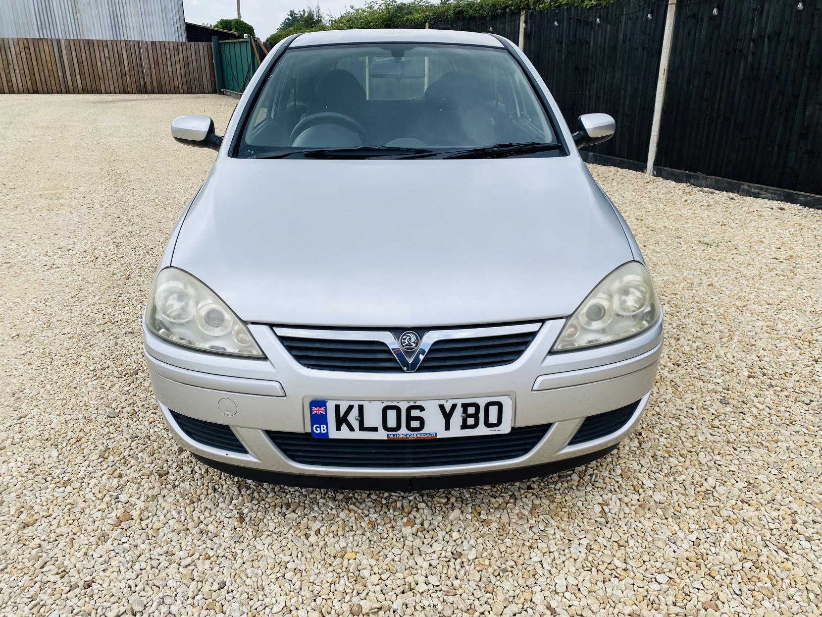 Vauxhall Corsa 1.4i 16v Design Hatchback 3dr Petrol Automatic (a/c) (178 g/km, 89 bhp)