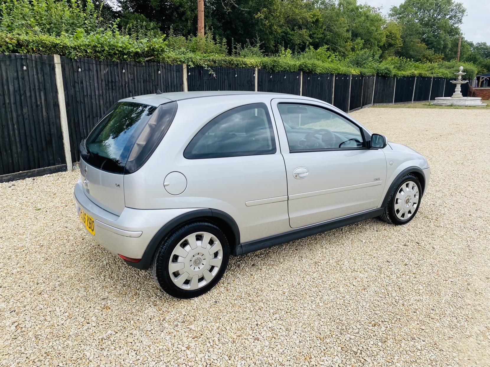Vauxhall Corsa 1.4i 16v Design Hatchback 3dr Petrol Automatic (a/c) (178 g/km, 89 bhp)