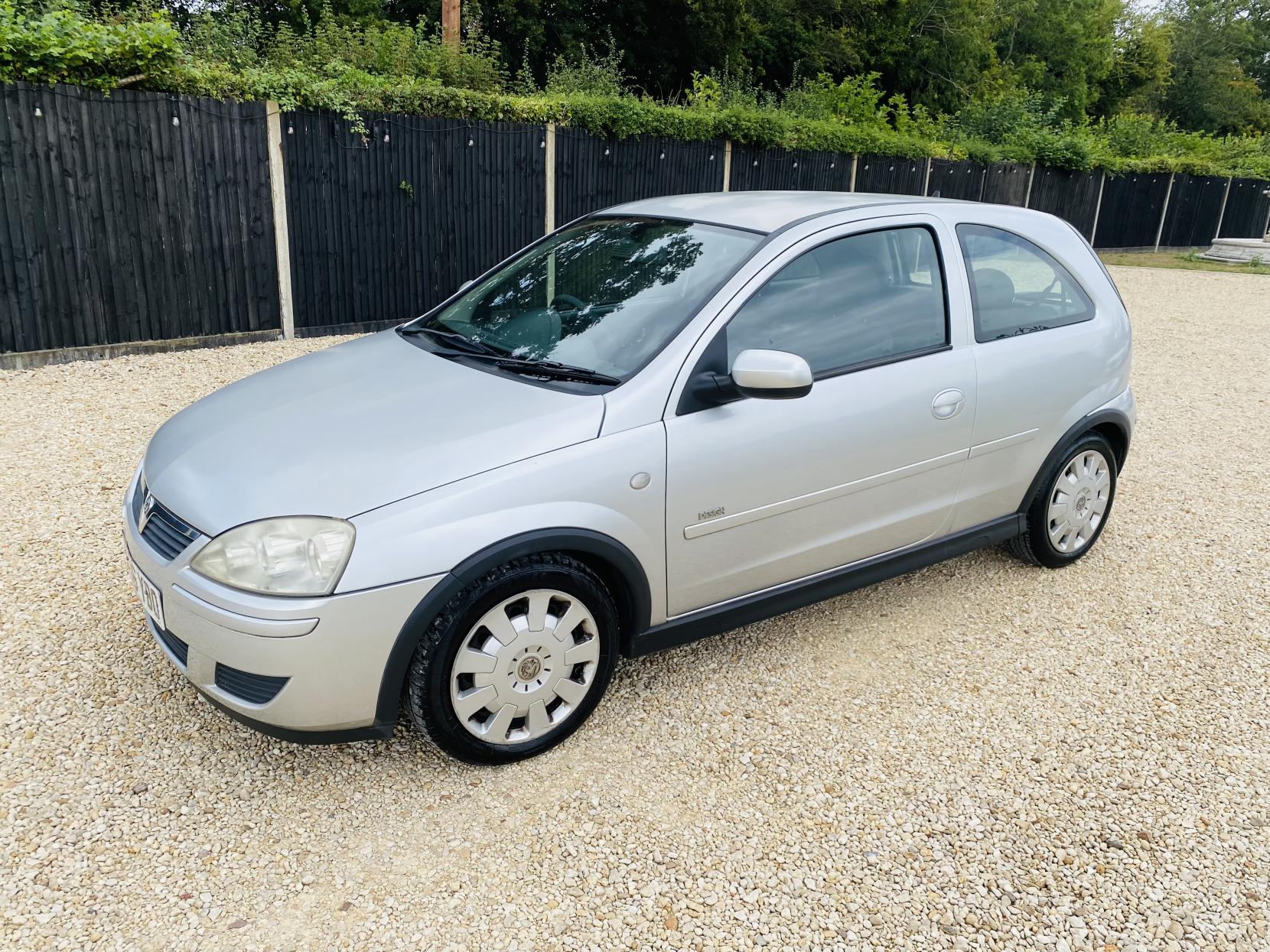 Vauxhall Corsa 1.4i 16v Design Hatchback 3dr Petrol Automatic (a/c) (178 g/km, 89 bhp)