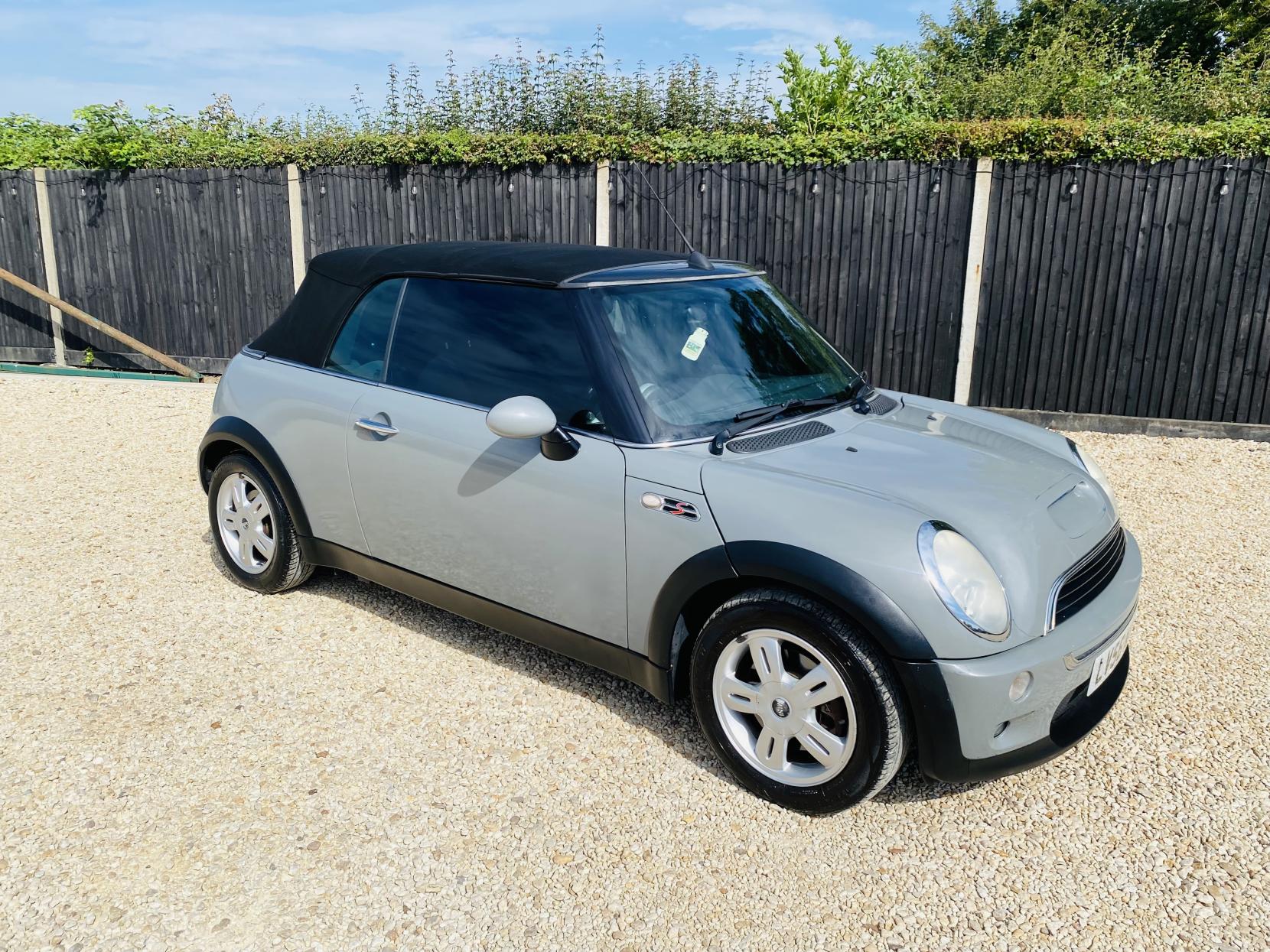 MINI Convertible 1.6 Cooper Convertible 2dr Petrol CVT Euro 3 (115 ps)
