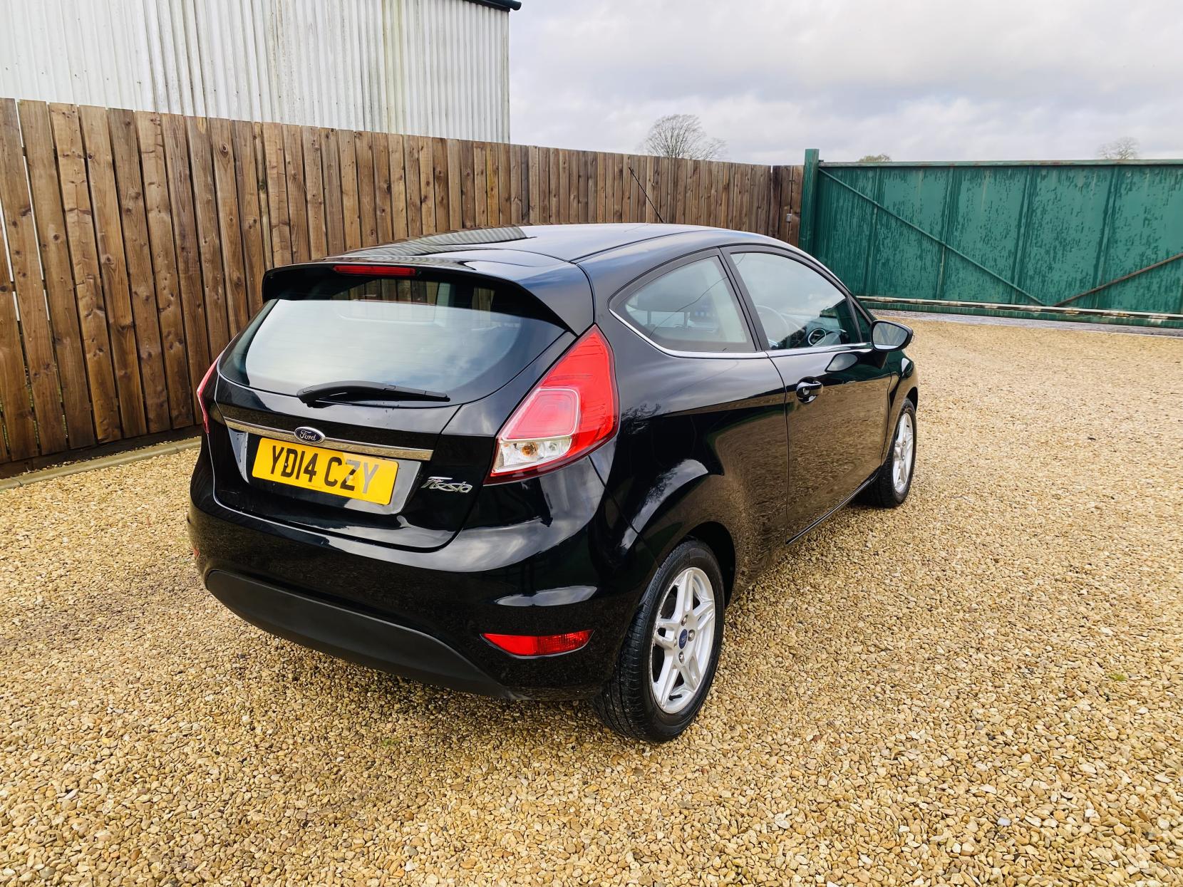 Ford Fiesta 1.25 Zetec Hatchback 3dr Petrol Manual Euro 5 (82 ps)