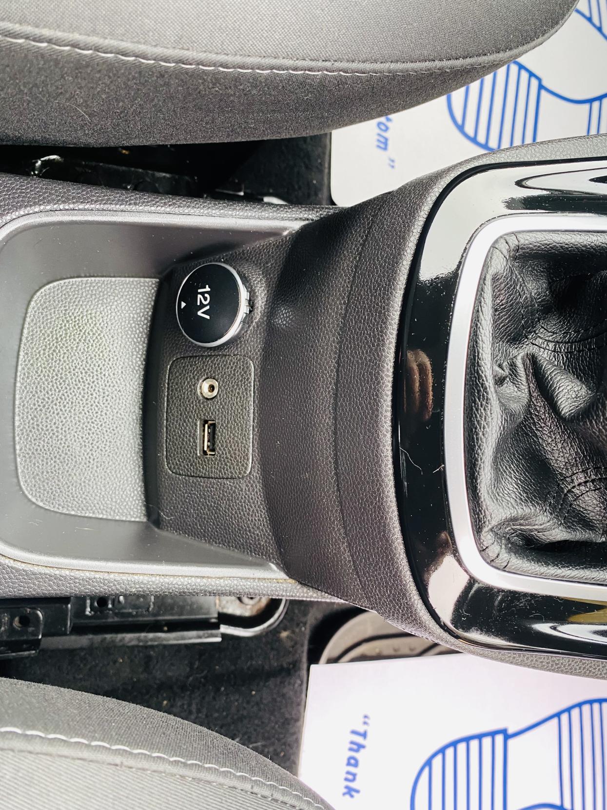 Ford Fiesta 1.25 Zetec Hatchback 3dr Petrol Manual Euro 5 (82 ps)