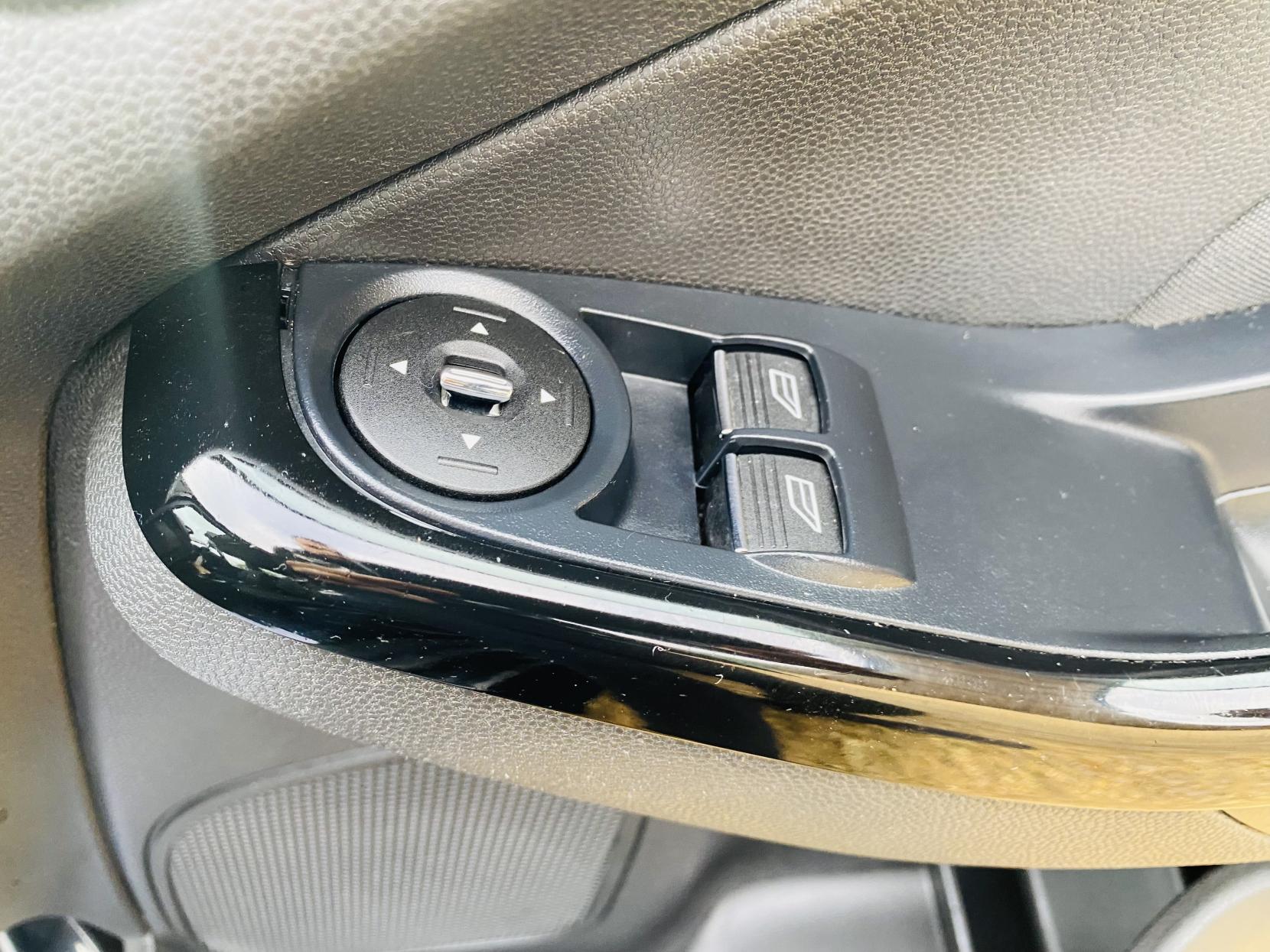 Ford Fiesta 1.25 Zetec Hatchback 3dr Petrol Manual Euro 5 (82 ps)