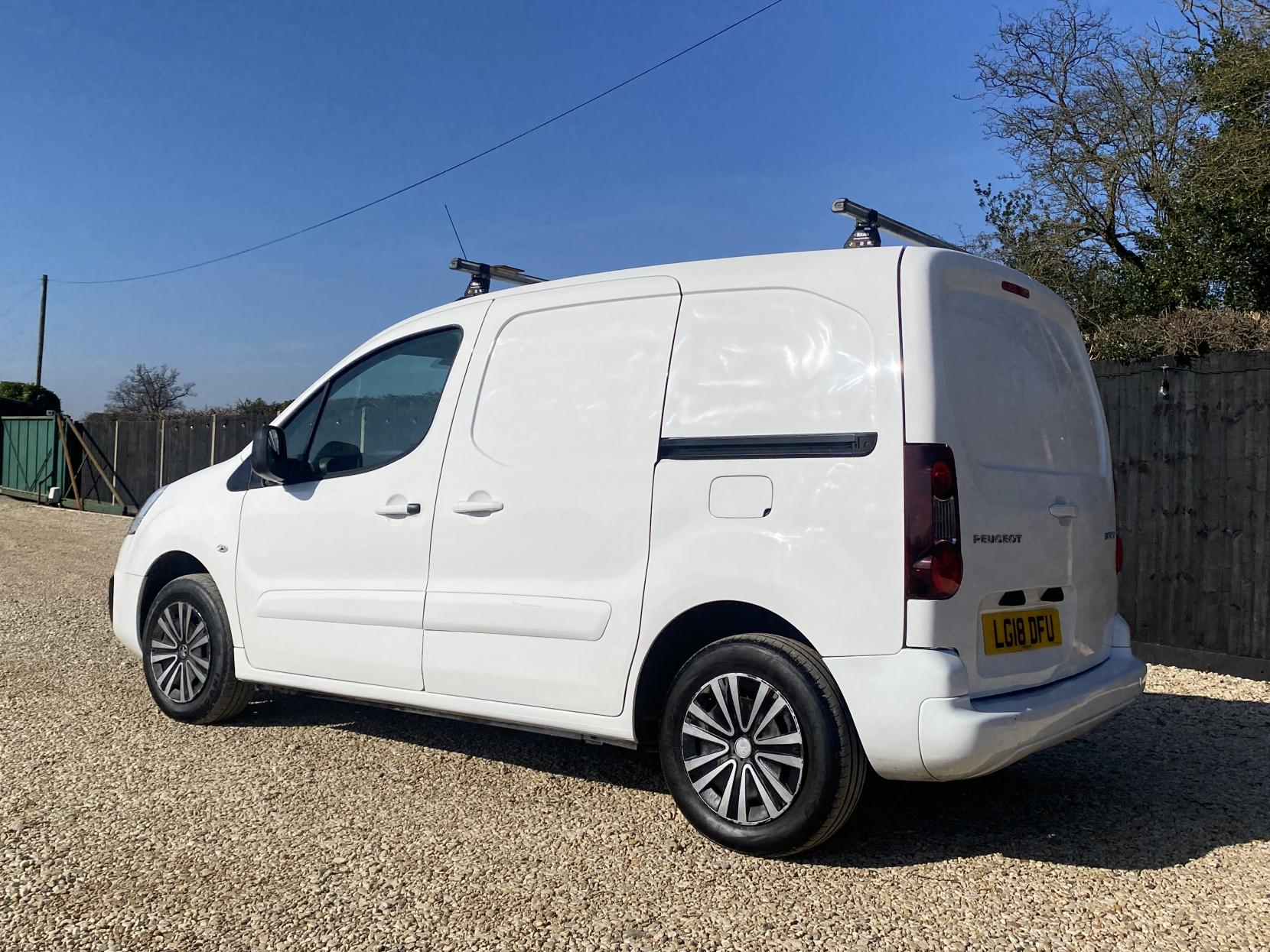 Peugeot Partner 1.6 BlueHDi 850 SE Panel Van 4dr Diesel Automatic L1 (s/s) (108 g/km, 100 bhp)