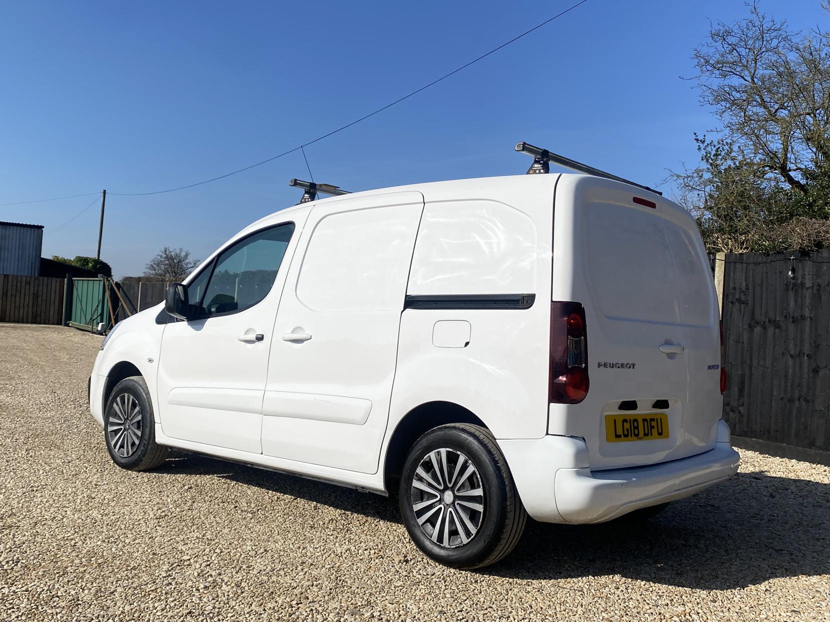 Peugeot Partner 1.6 BlueHDi 850 SE Panel Van 4dr Diesel Automatic L1 (s/s) (108 g/km, 100 bhp)