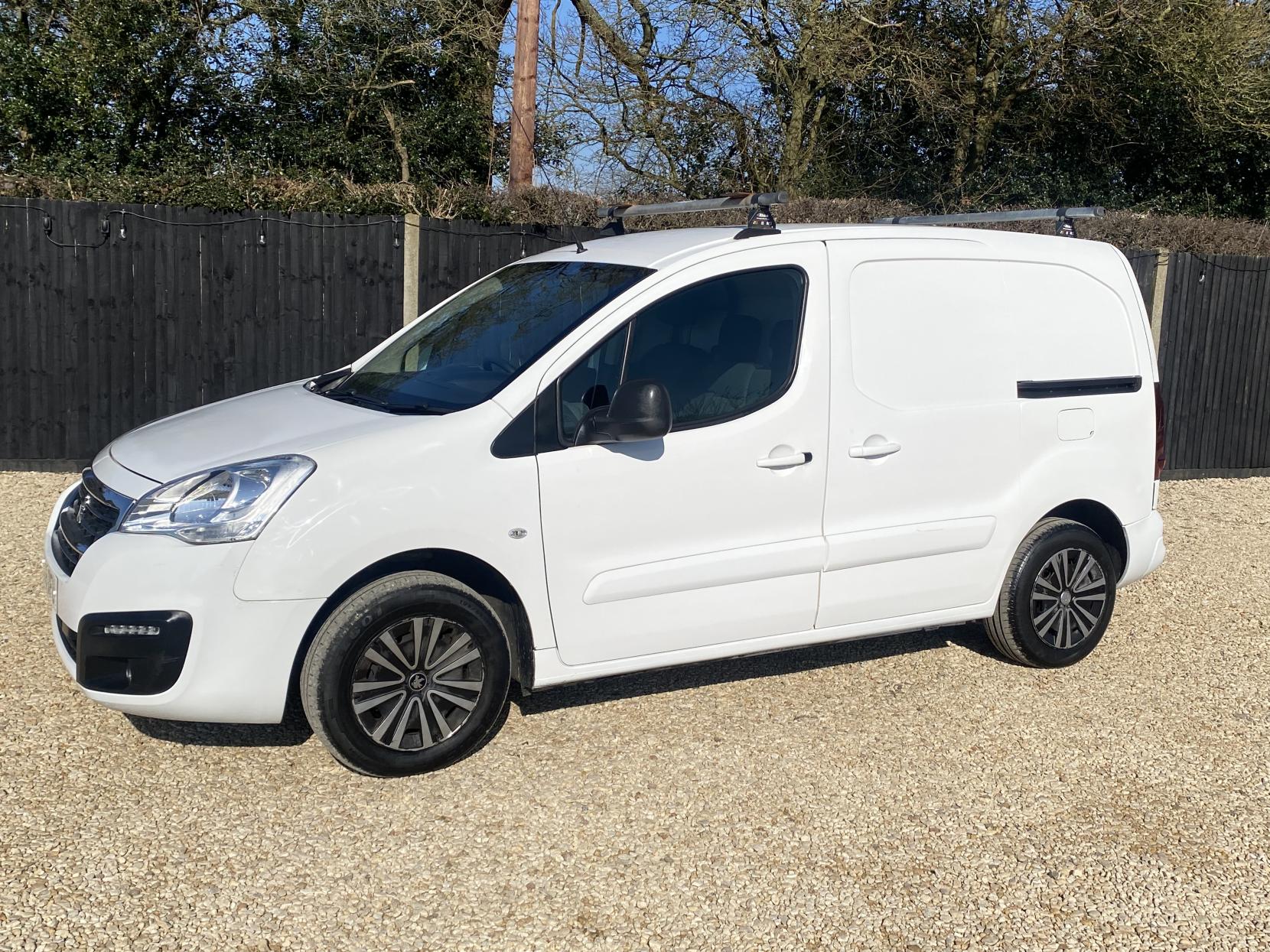 Peugeot Partner 1.6 BlueHDi 850 SE Panel Van 4dr Diesel Automatic L1 (s/s) (108 g/km, 100 bhp)