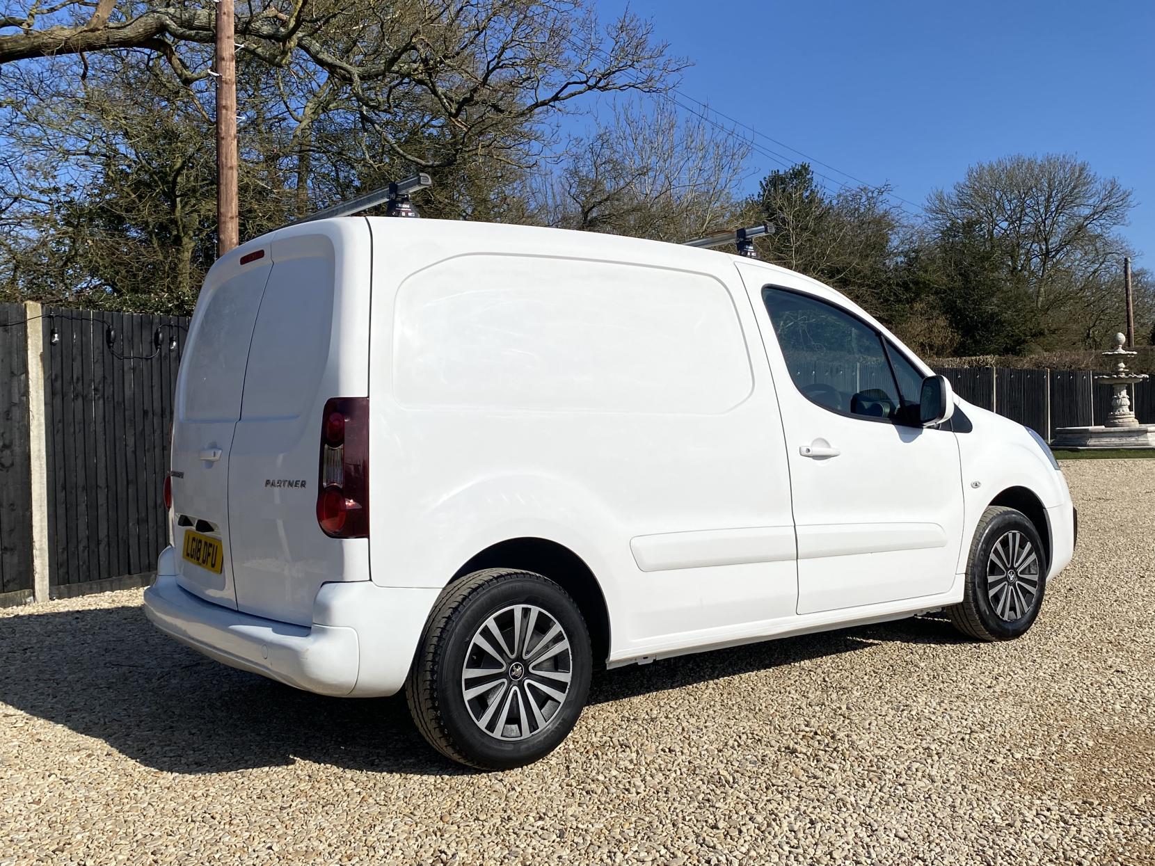 Peugeot Partner 1.6 BlueHDi 850 SE Panel Van 4dr Diesel Automatic L1 (s/s) (108 g/km, 100 bhp)