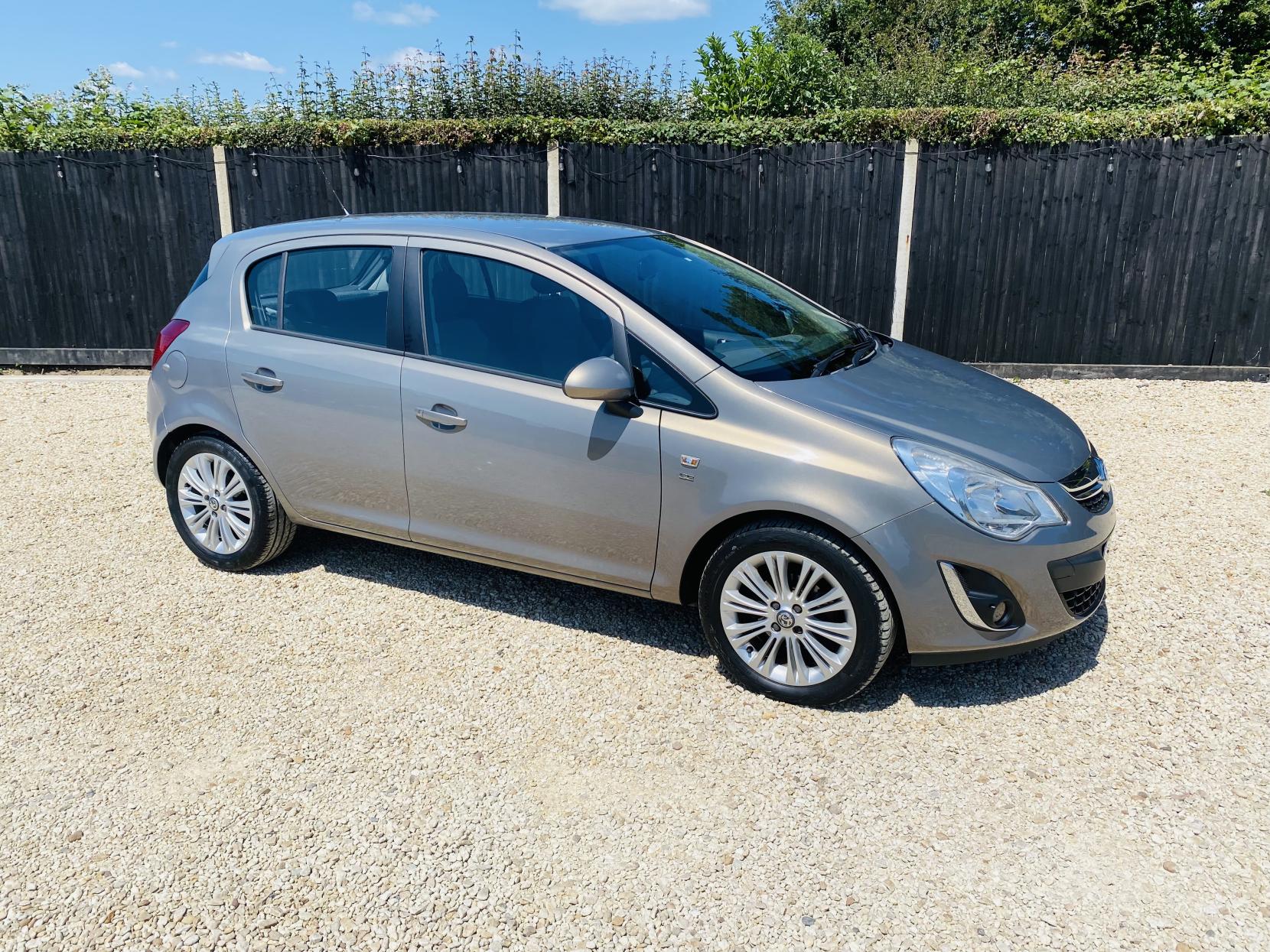 Vauxhall Corsa 1.4 16V SE Hatchback 5dr Petrol Auto Euro 5 (100 ps)