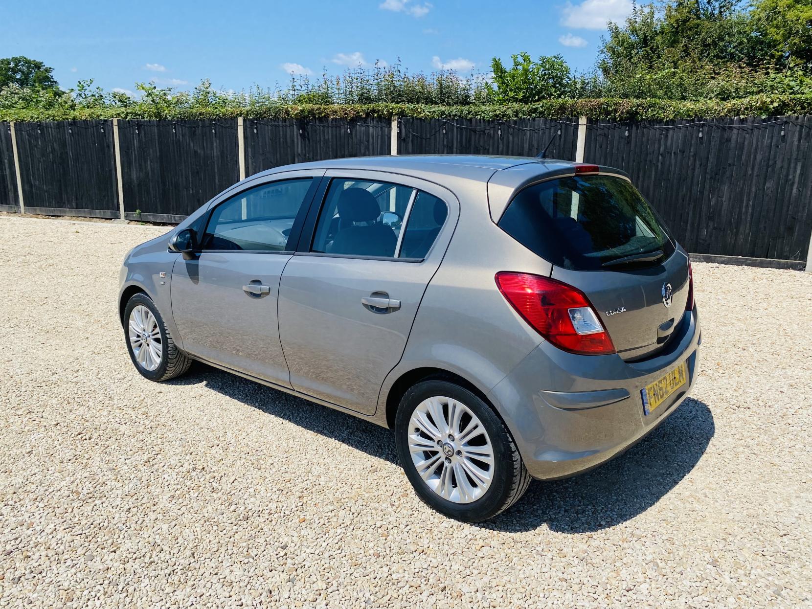 Vauxhall Corsa 1.4 16V SE Hatchback 5dr Petrol Auto Euro 5 (100 ps)