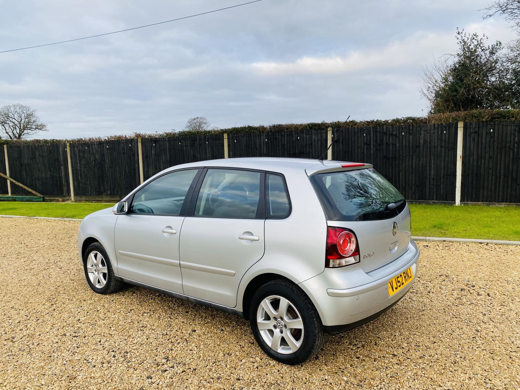 Volkswagen Polo 1.4 SE Hatchback 5dr Petrol Automatic (185 g/km, 74 bhp)