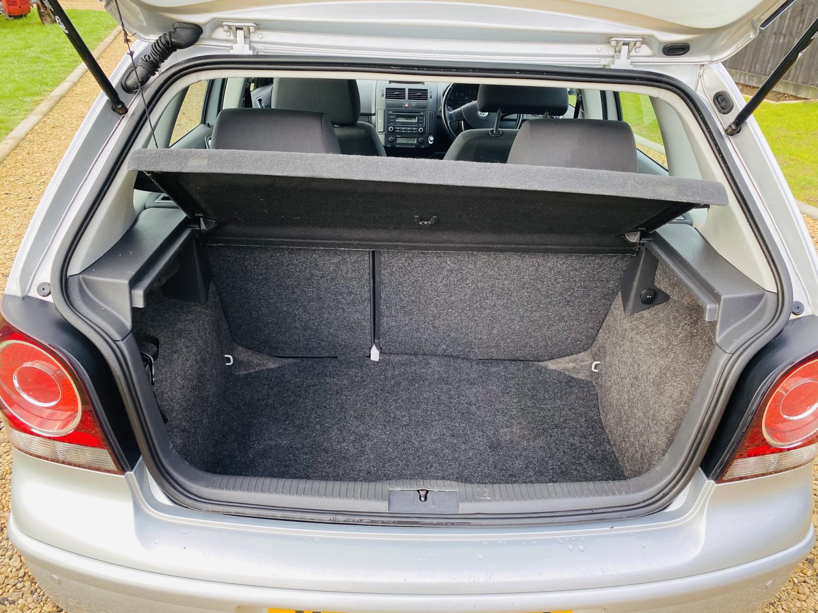 Volkswagen Polo 1.4 SE Hatchback 5dr Petrol Automatic (185 g/km, 74 bhp)