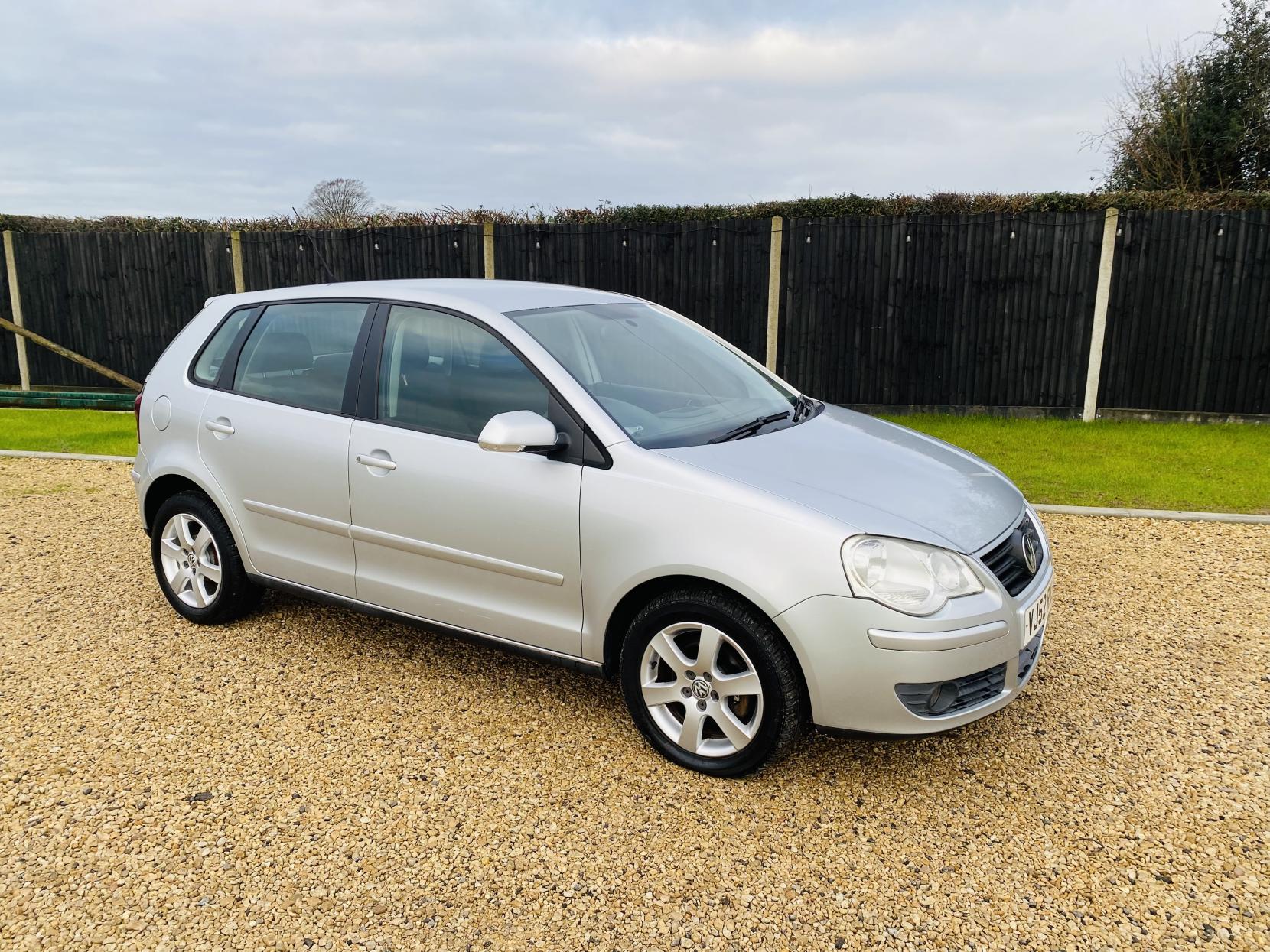 Volkswagen Polo 1.4 SE Hatchback 5dr Petrol Automatic (185 g/km, 74 bhp)
