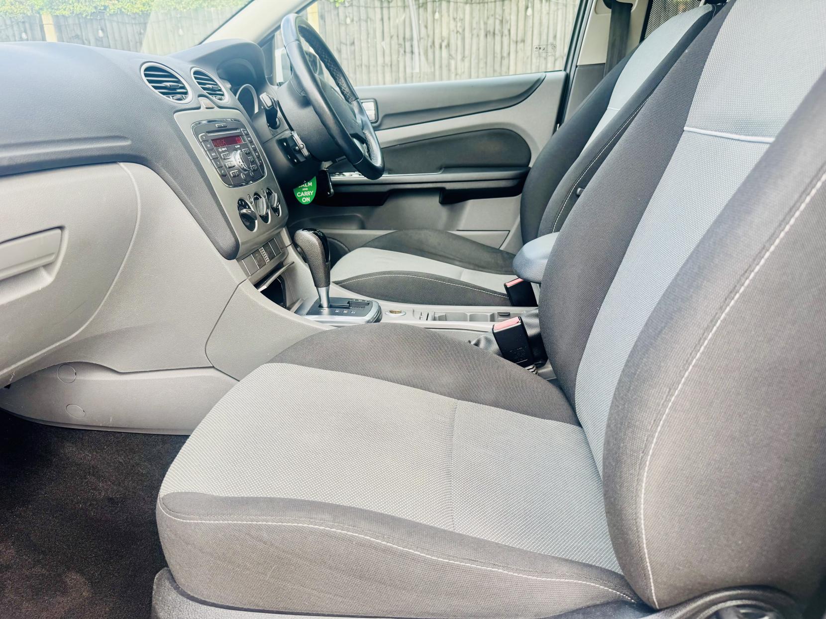 Ford Focus 1.6 Zetec Estate 5dr Petrol Manual (159 g/km, 99 bhp)