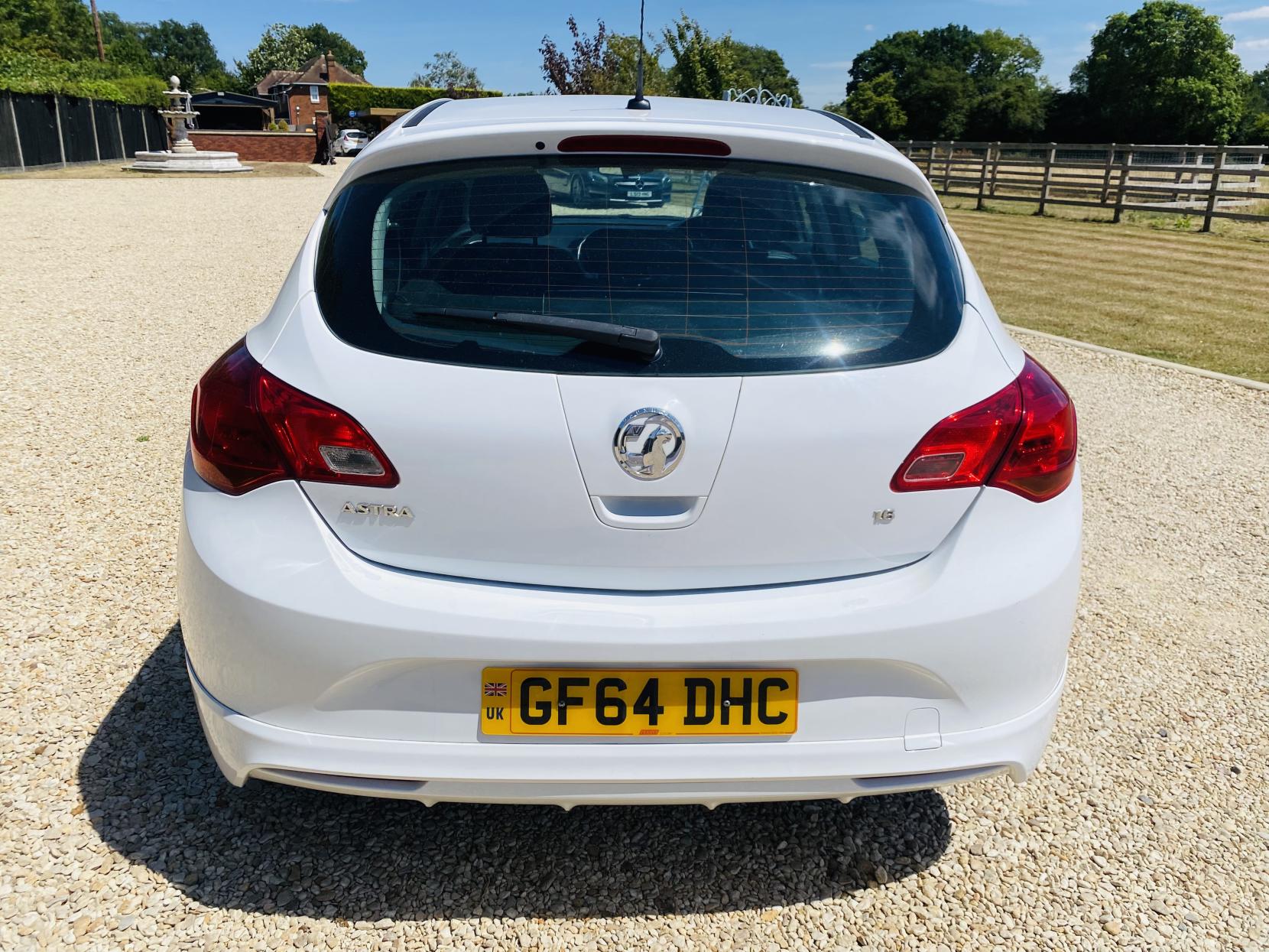 Vauxhall Astra 1.6 16v Limited Edition Hatchback 5dr Petrol Manual Euro 5 (115 ps)