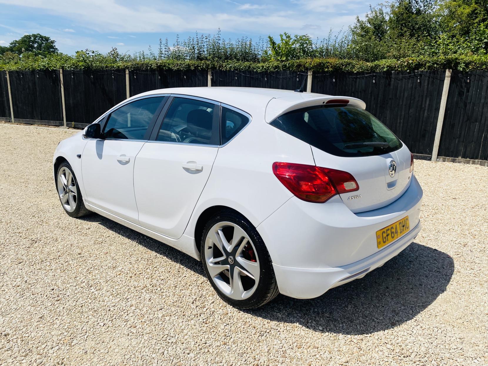 Vauxhall Astra 1.6 16v Limited Edition Hatchback 5dr Petrol Manual Euro 5 (115 ps)