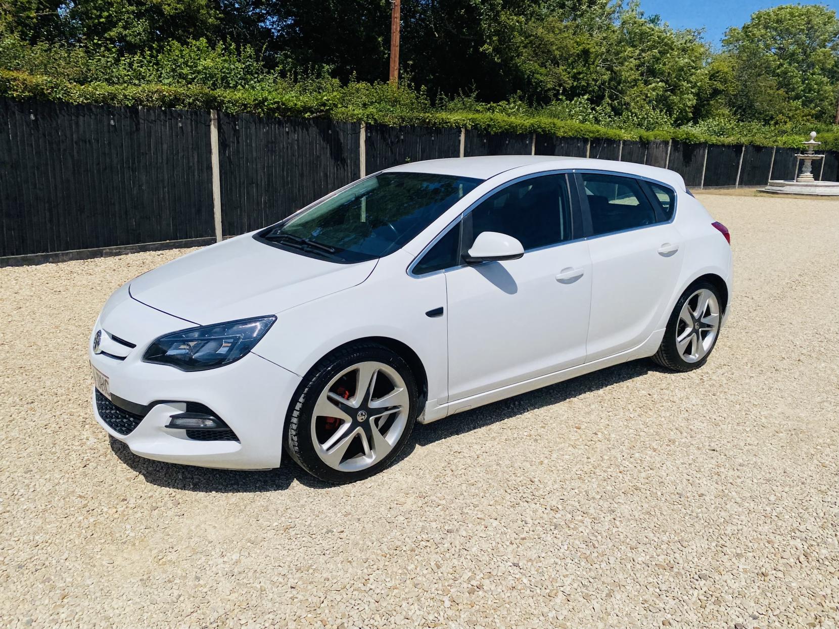 Vauxhall Astra 1.6 16v Limited Edition Hatchback 5dr Petrol Manual Euro 5 (115 ps)