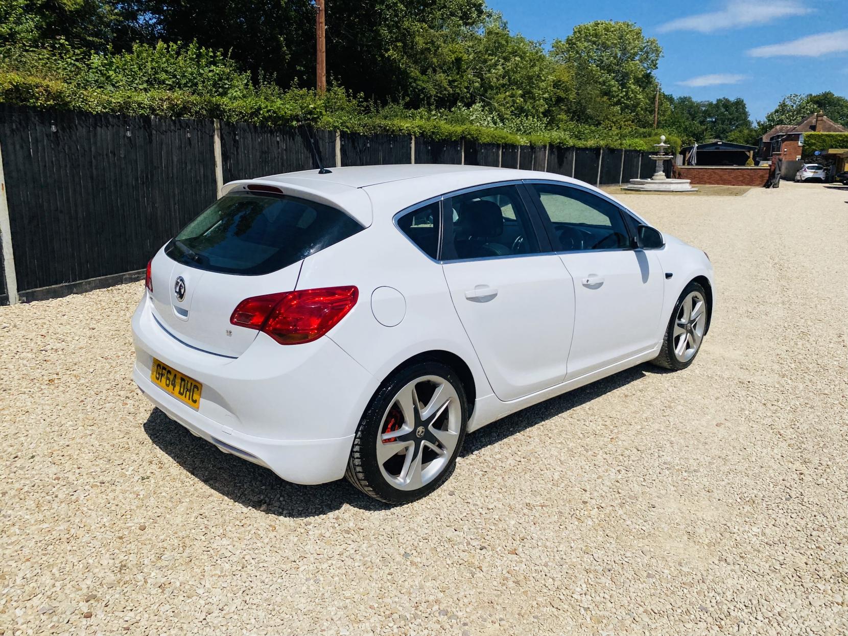 Vauxhall Astra 1.6 16v Limited Edition Hatchback 5dr Petrol Manual Euro 5 (115 ps)
