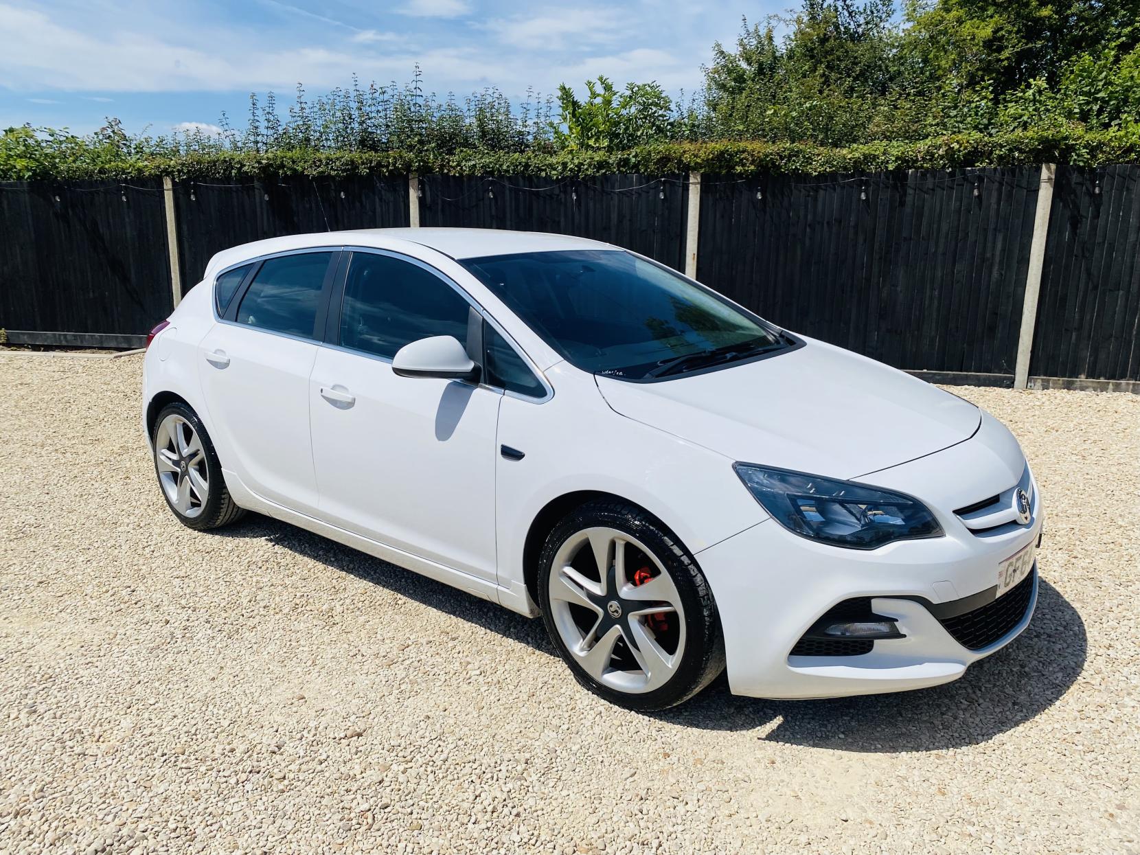 Vauxhall Astra 1.6 16v Limited Edition Hatchback 5dr Petrol Manual Euro 5 (115 ps)