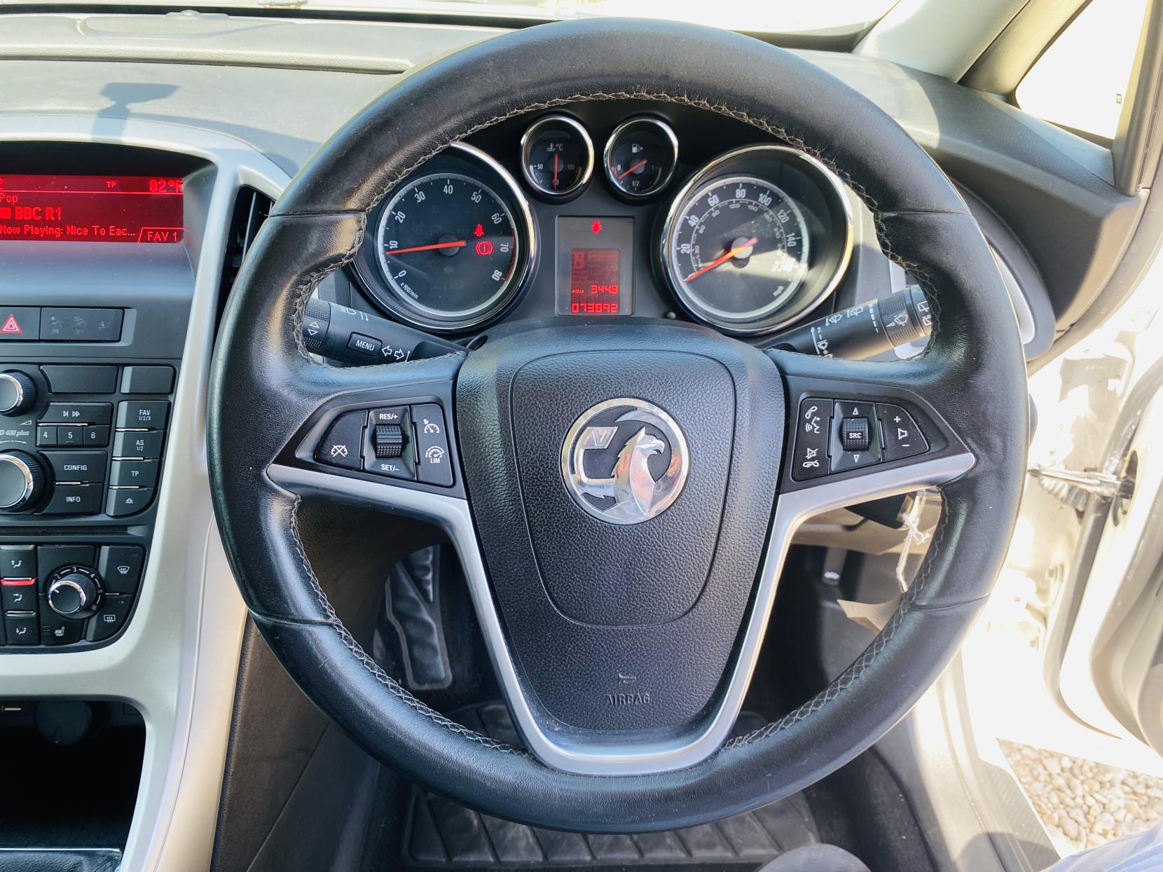 Vauxhall Astra 1.6 16v Limited Edition Hatchback 5dr Petrol Manual Euro 5 (115 ps)