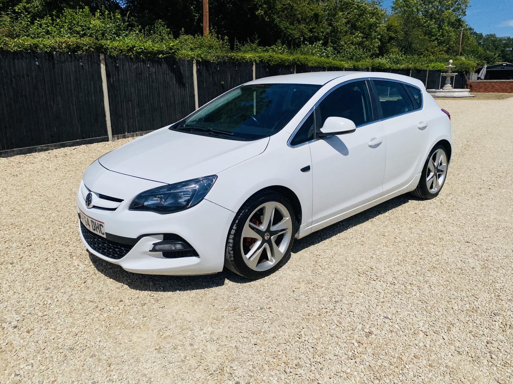Vauxhall Astra 1.6 16v Limited Edition Hatchback 5dr Petrol Manual Euro 5 (115 ps)