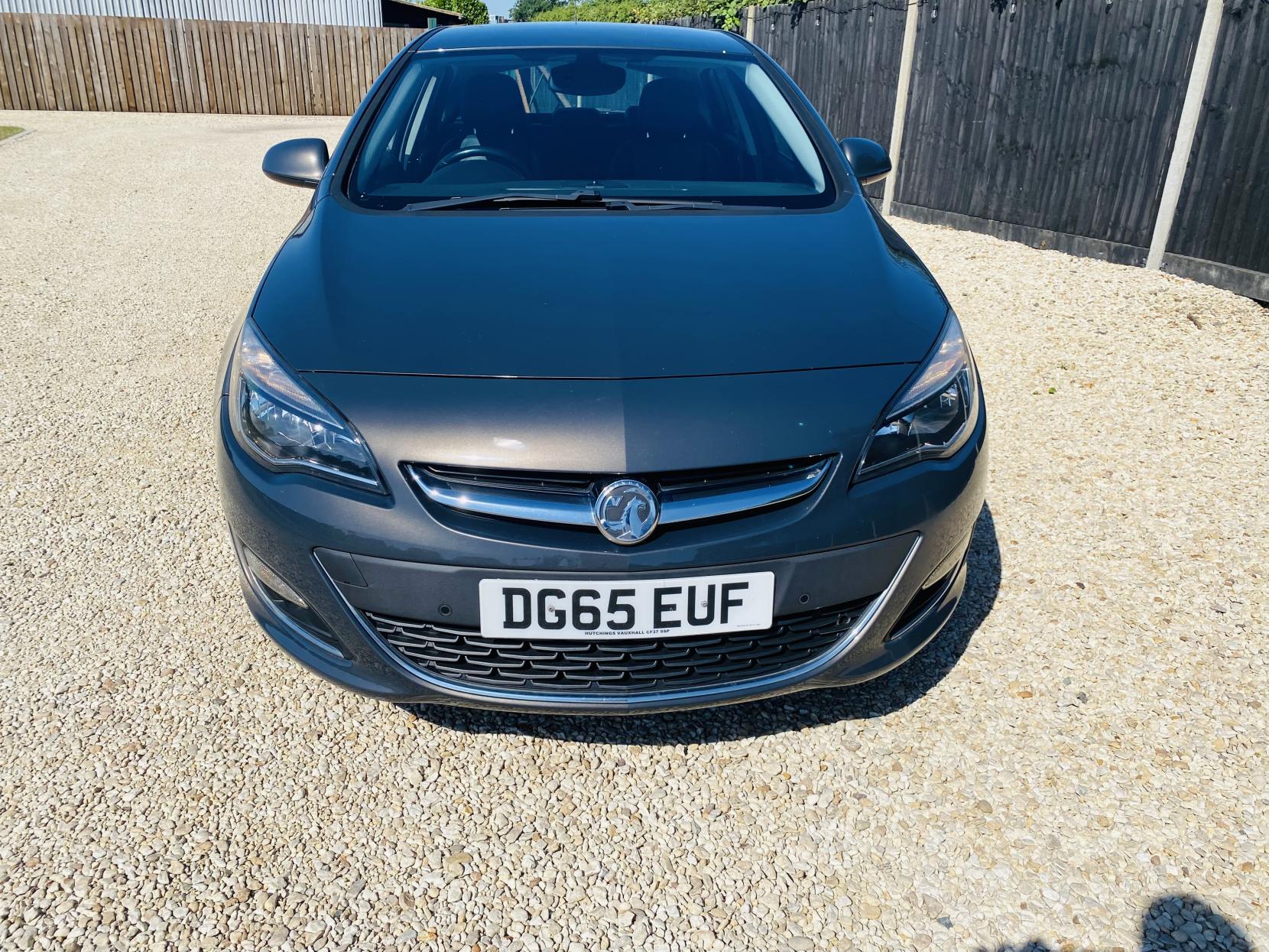 Vauxhall Astra 1.6i Elite Hatchback 5dr Petrol Manual Euro 6 (115 ps)