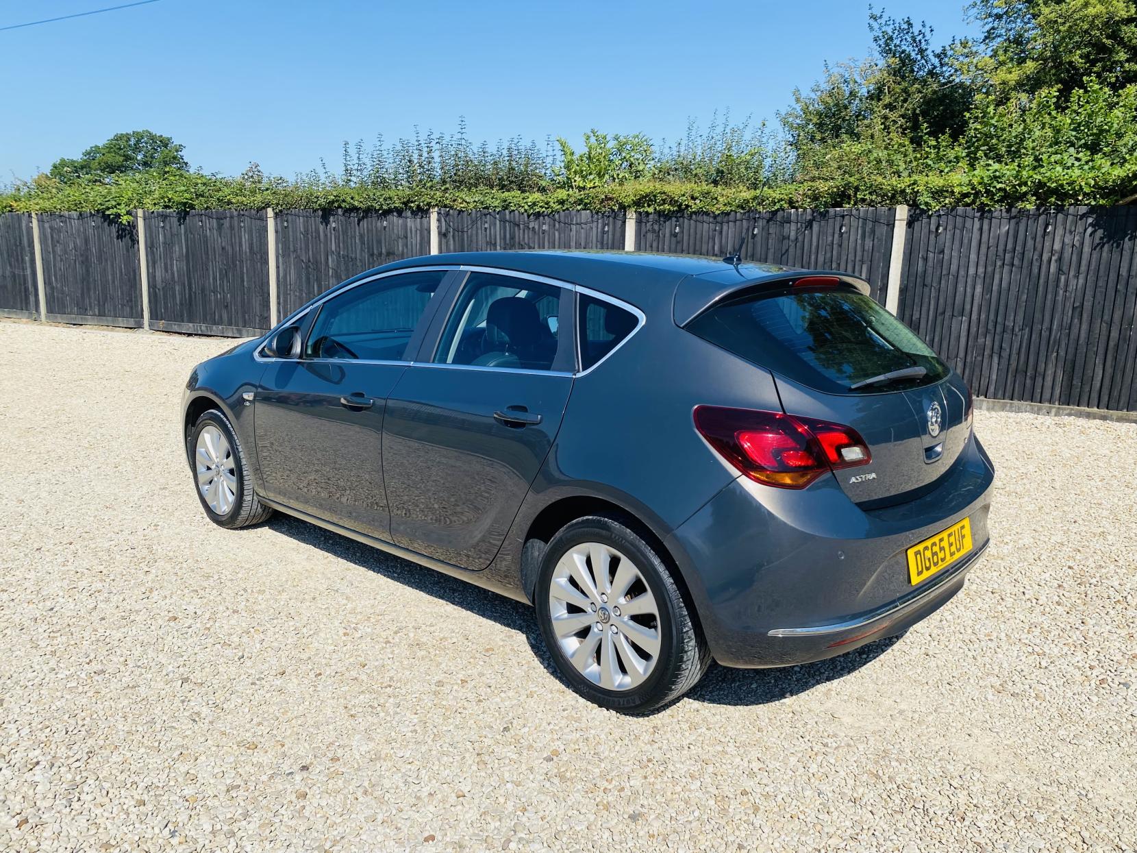 Vauxhall Astra 1.6i Elite Hatchback 5dr Petrol Manual Euro 6 (115 ps)