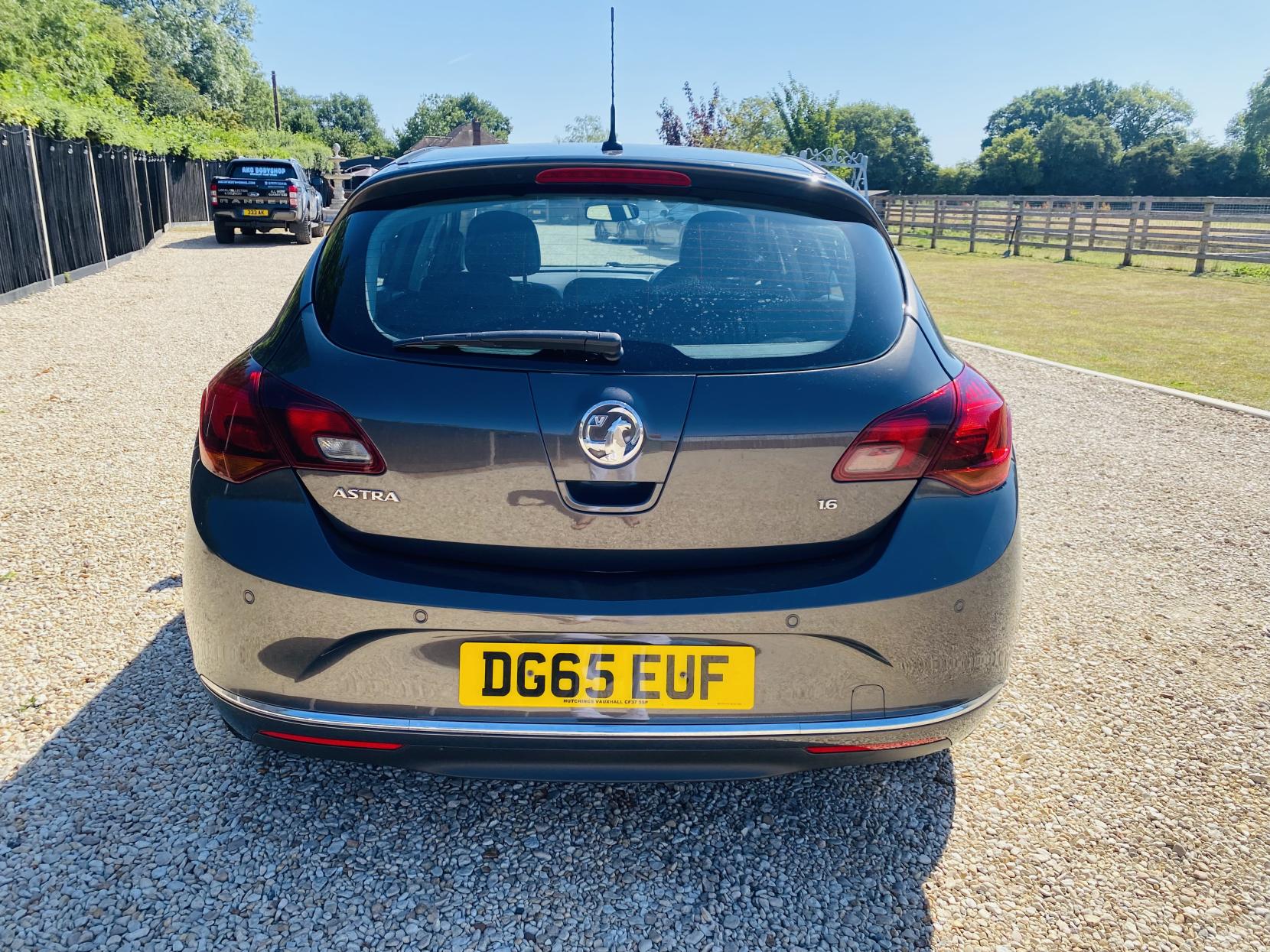 Vauxhall Astra 1.6i Elite Hatchback 5dr Petrol Manual Euro 6 (115 ps)
