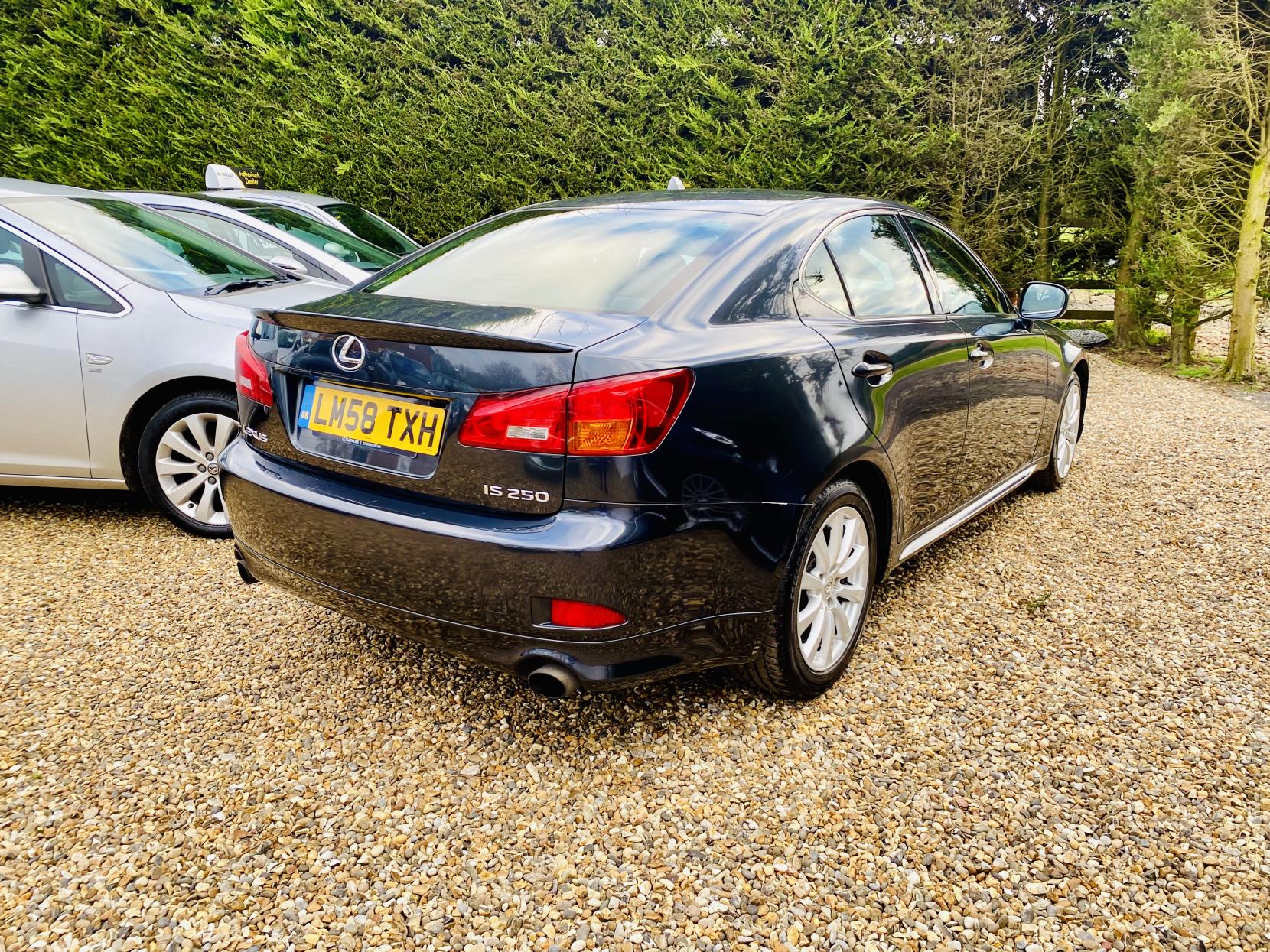 Lexus IS 2.5 250 SR Saloon 4dr Petrol Automatic (214 g/km, 204 bhp)