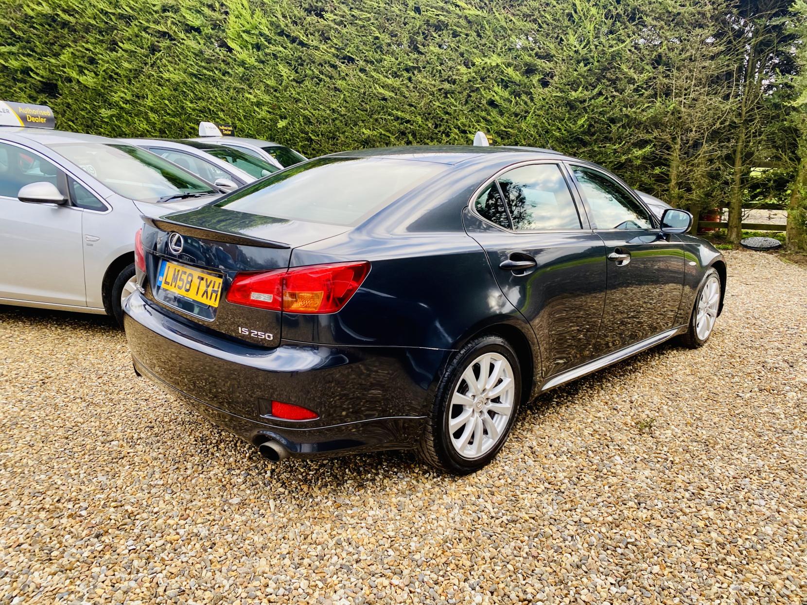 Lexus IS 2.5 250 SR Saloon 4dr Petrol Automatic (214 g/km, 204 bhp)