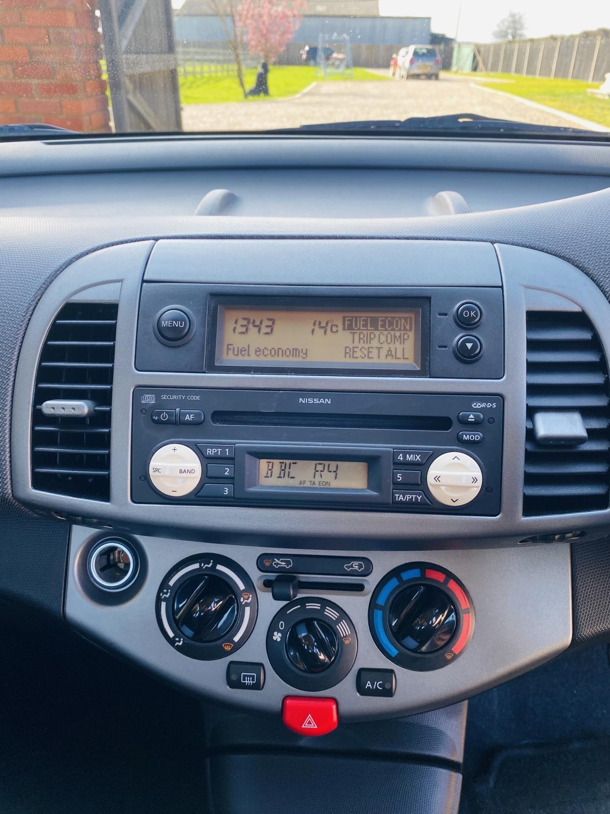 Nissan Micra 1.2 16v URBIS Hatchback 5dr Petrol Automatic (161 g/km, 79 bhp)