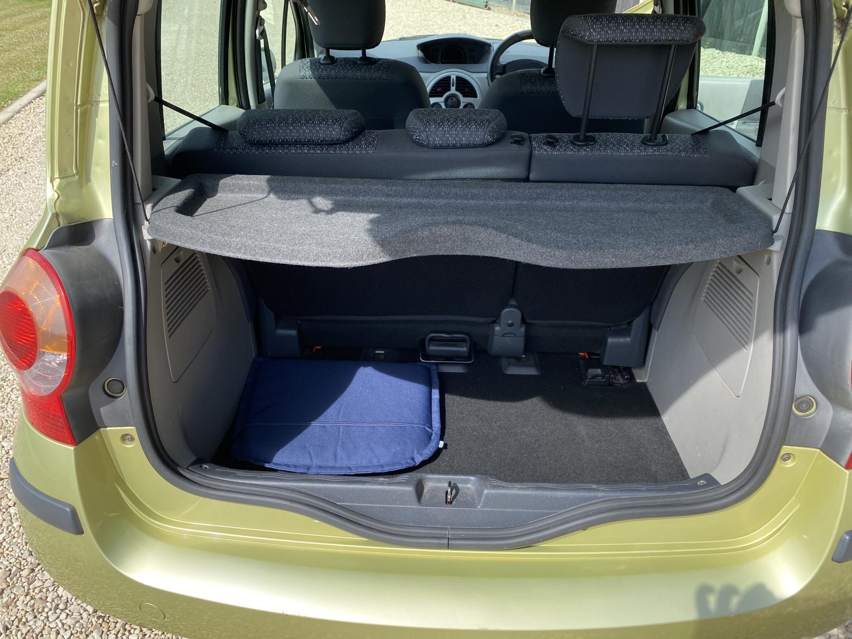 Renault Modus 1.6 16v Dynamique Hatchback 5dr Petrol Automatic (185 g/km, 110 bhp)