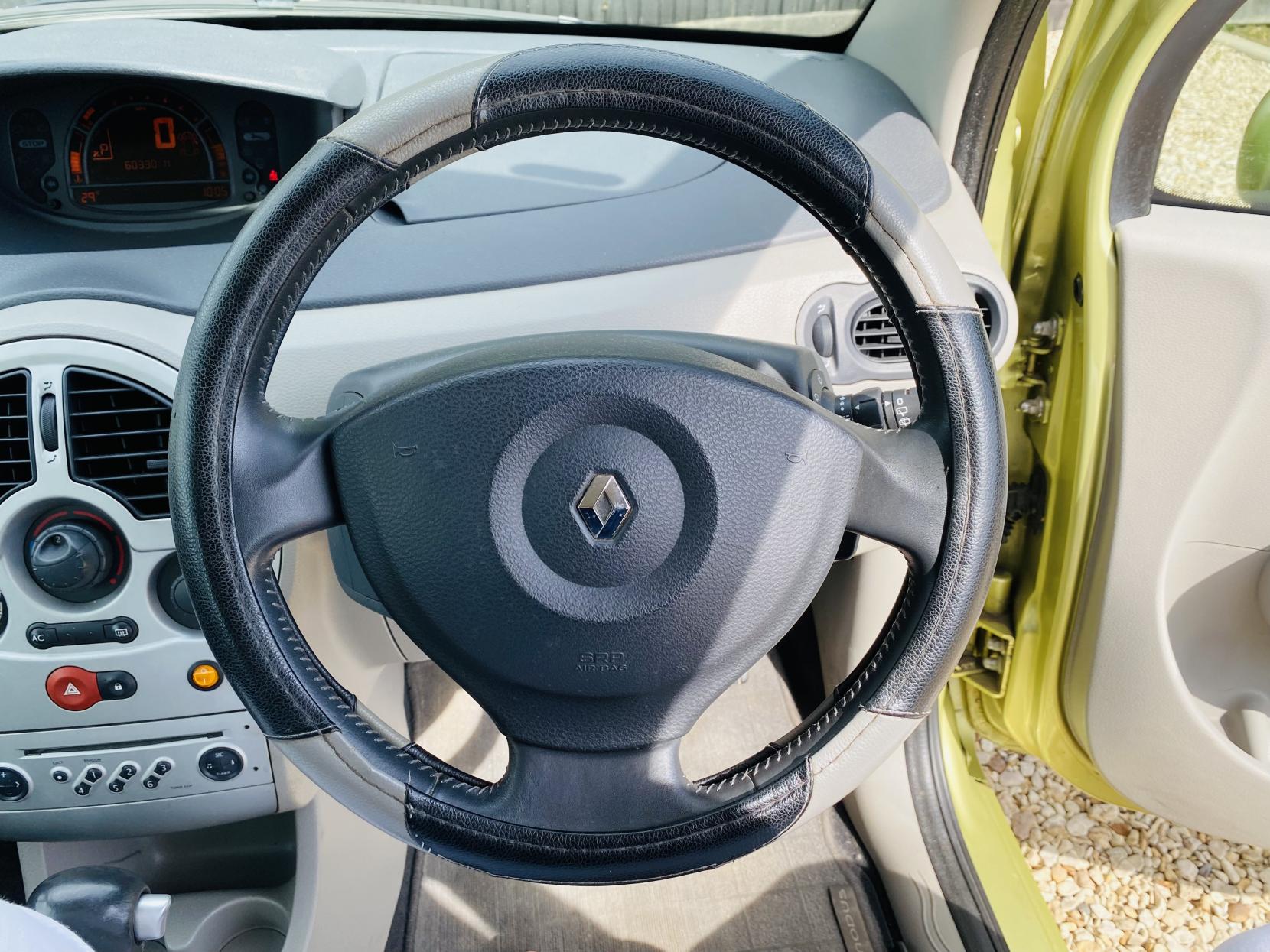 Renault Modus 1.6 16v Dynamique Hatchback 5dr Petrol Automatic (185 g/km, 110 bhp)