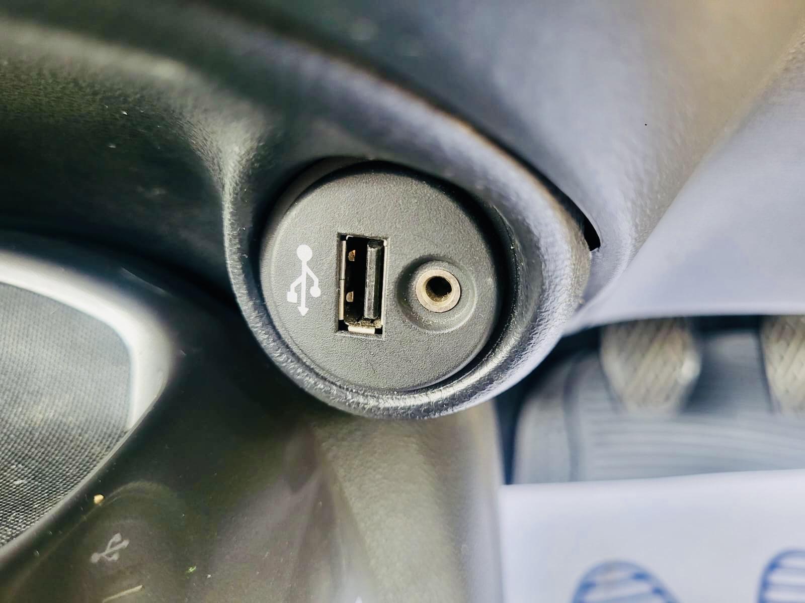 Nissan Juke 1.6 Tekna SUV 5dr Petrol Manual Euro 5 (117 ps)