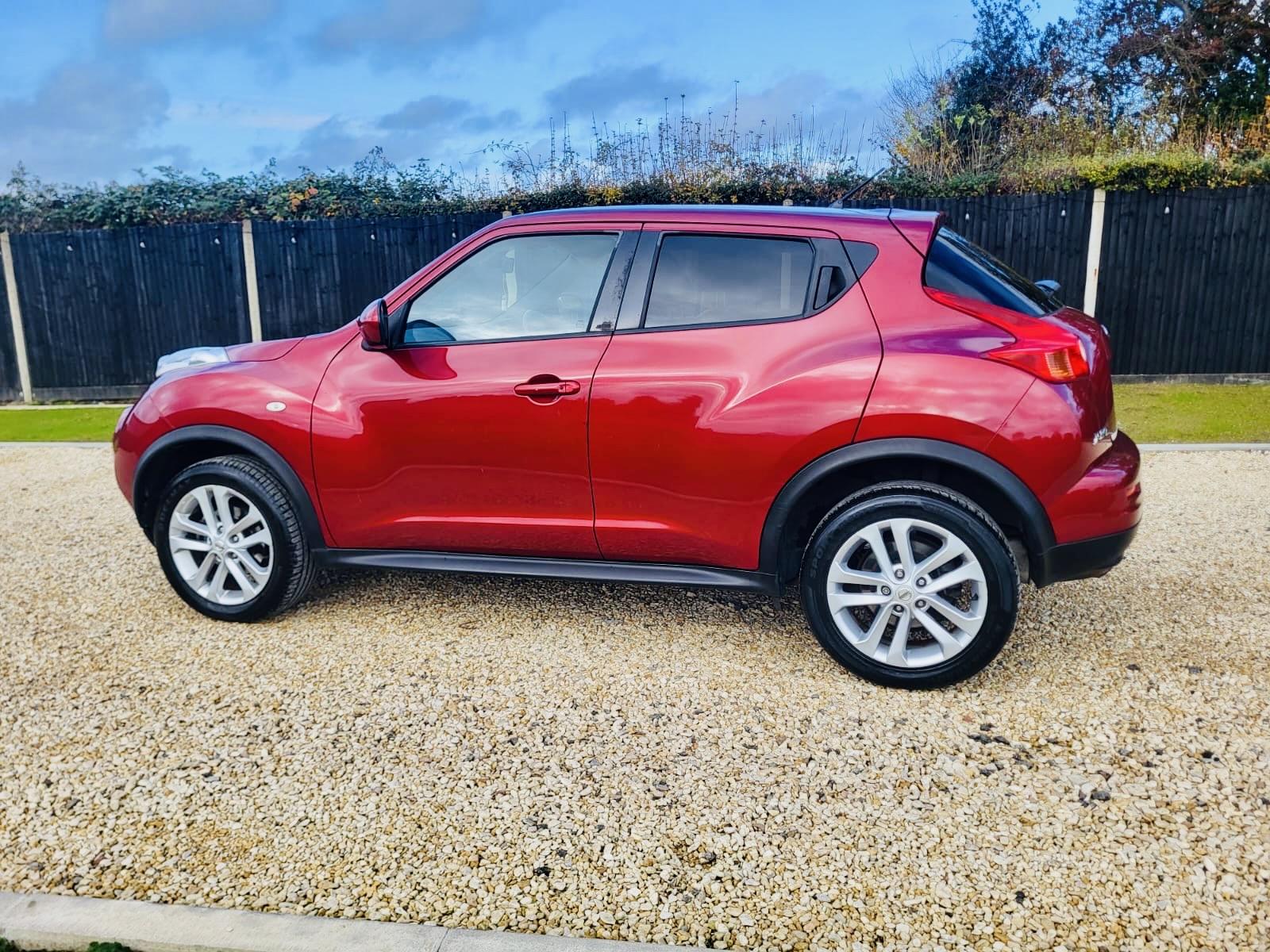 Nissan Juke 1.6 Tekna SUV 5dr Petrol Manual Euro 5 (117 ps)