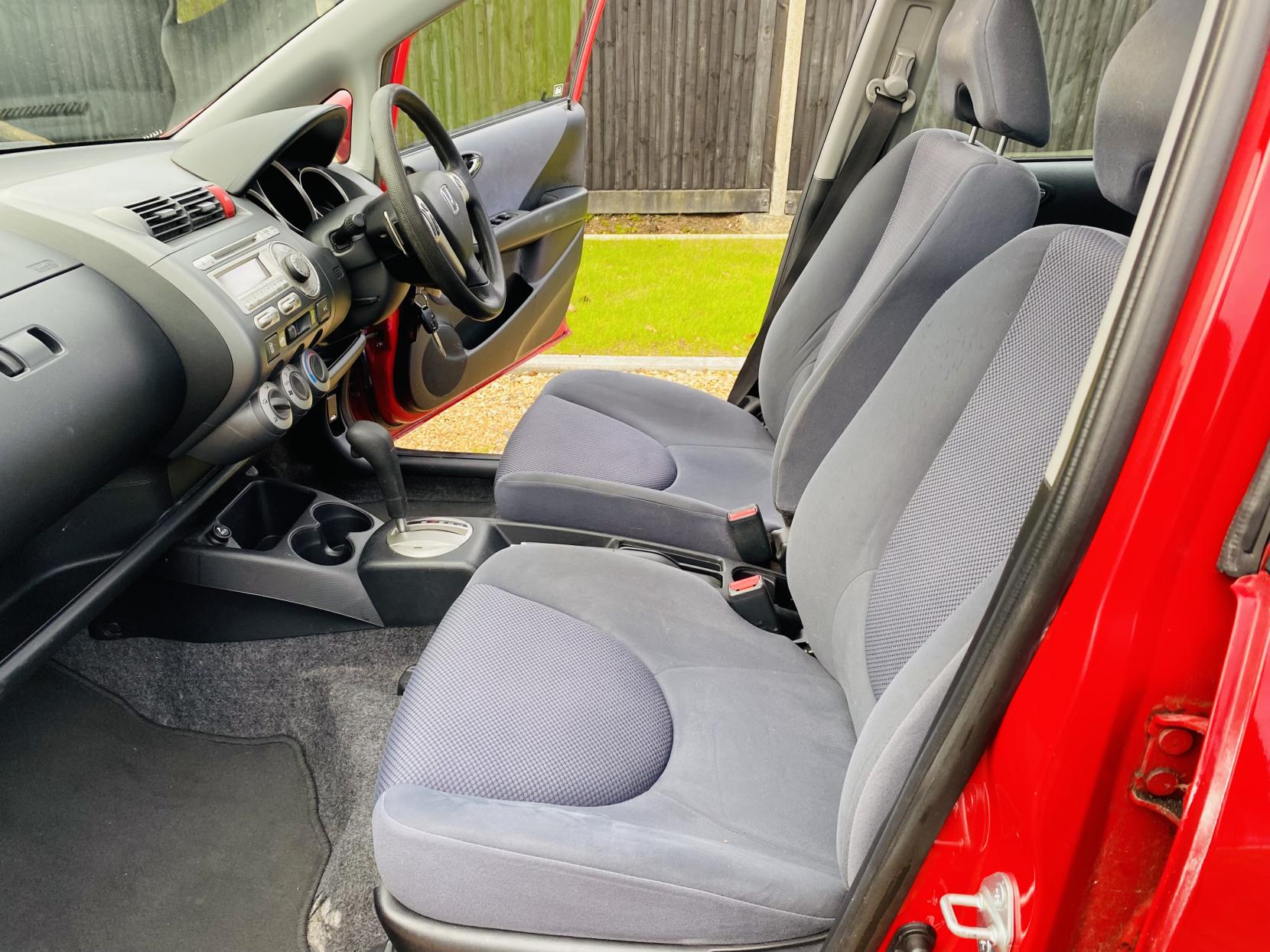 Honda Jazz 1.4 i-DSI SE Hatchback 5dr Petrol CVT-7 (139 g/km, 82 bhp)