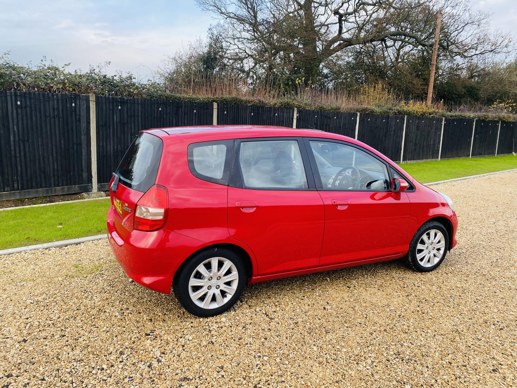 Honda Jazz 1.4 i-DSI SE Hatchback 5dr Petrol CVT-7 (139 g/km, 82 bhp)