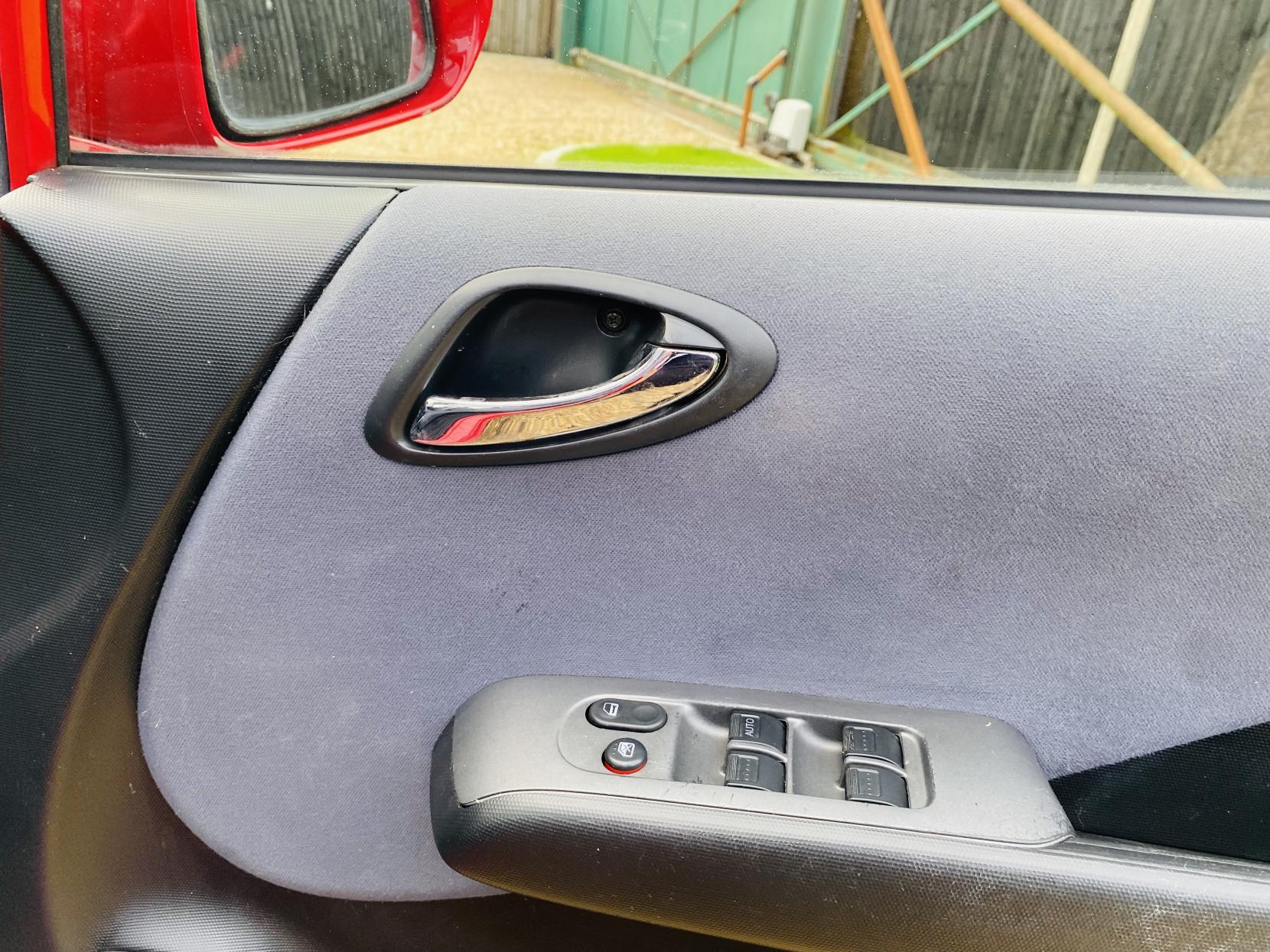 Honda Jazz 1.4 i-DSI SE Hatchback 5dr Petrol CVT-7 (139 g/km, 82 bhp)