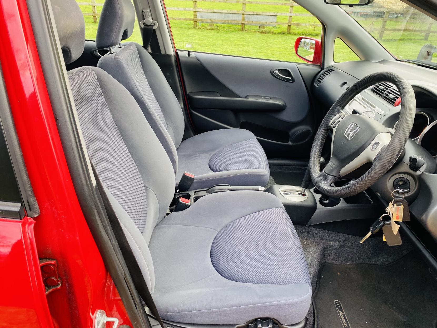 Honda Jazz 1.4 i-DSI SE Hatchback 5dr Petrol CVT-7 (139 g/km, 82 bhp)