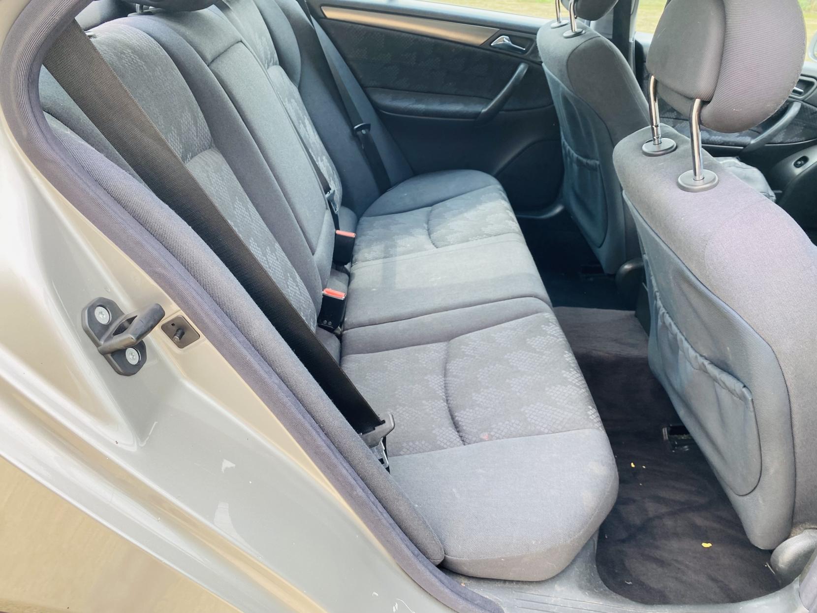 Mercedes-Benz C Class 1.8 C180 Kompressor Avantgarde SE Saloon 4dr Petrol Automatic (202 g/km, 143 bhp)
