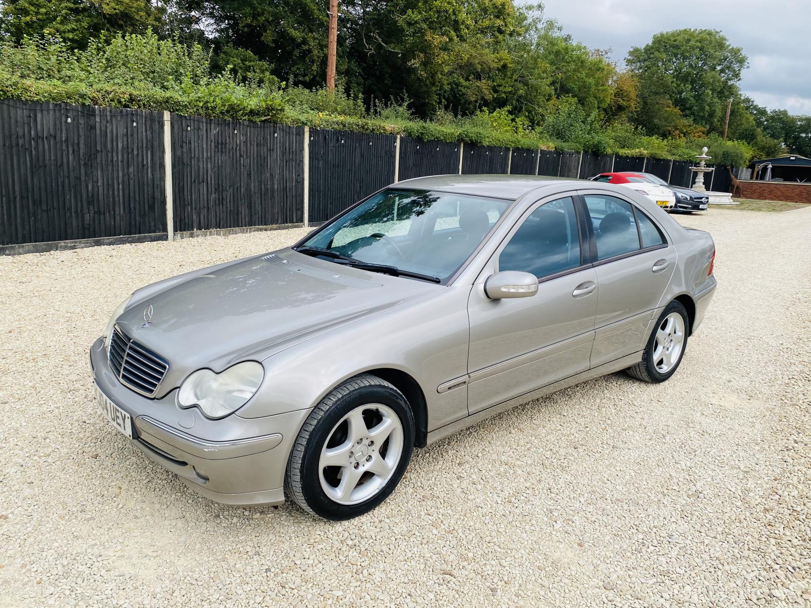 Mercedes-Benz C Class 1.8 C180 Kompressor Avantgarde SE Saloon 4dr Petrol Automatic (202 g/km, 143 bhp)