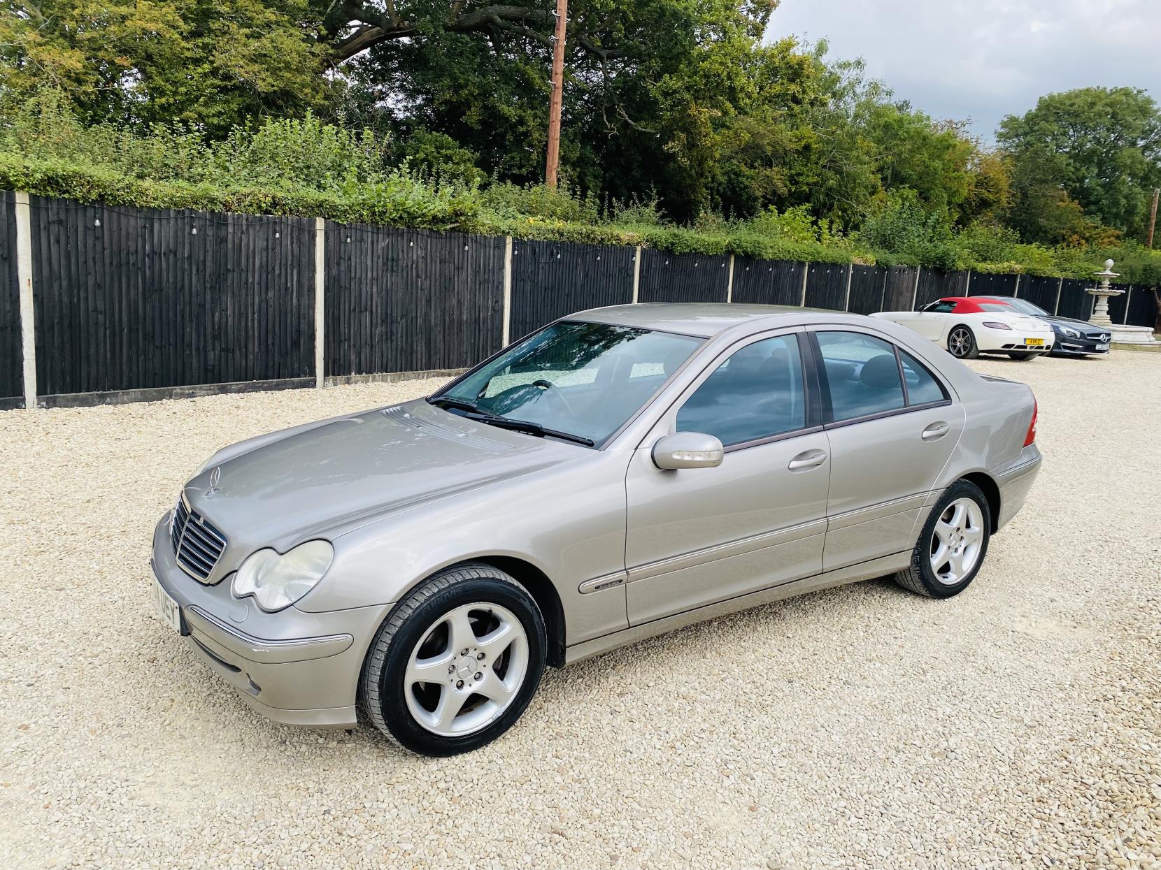 Mercedes-Benz C Class 1.8 C180 Kompressor Avantgarde SE Saloon 4dr Petrol Automatic (202 g/km, 143 bhp)