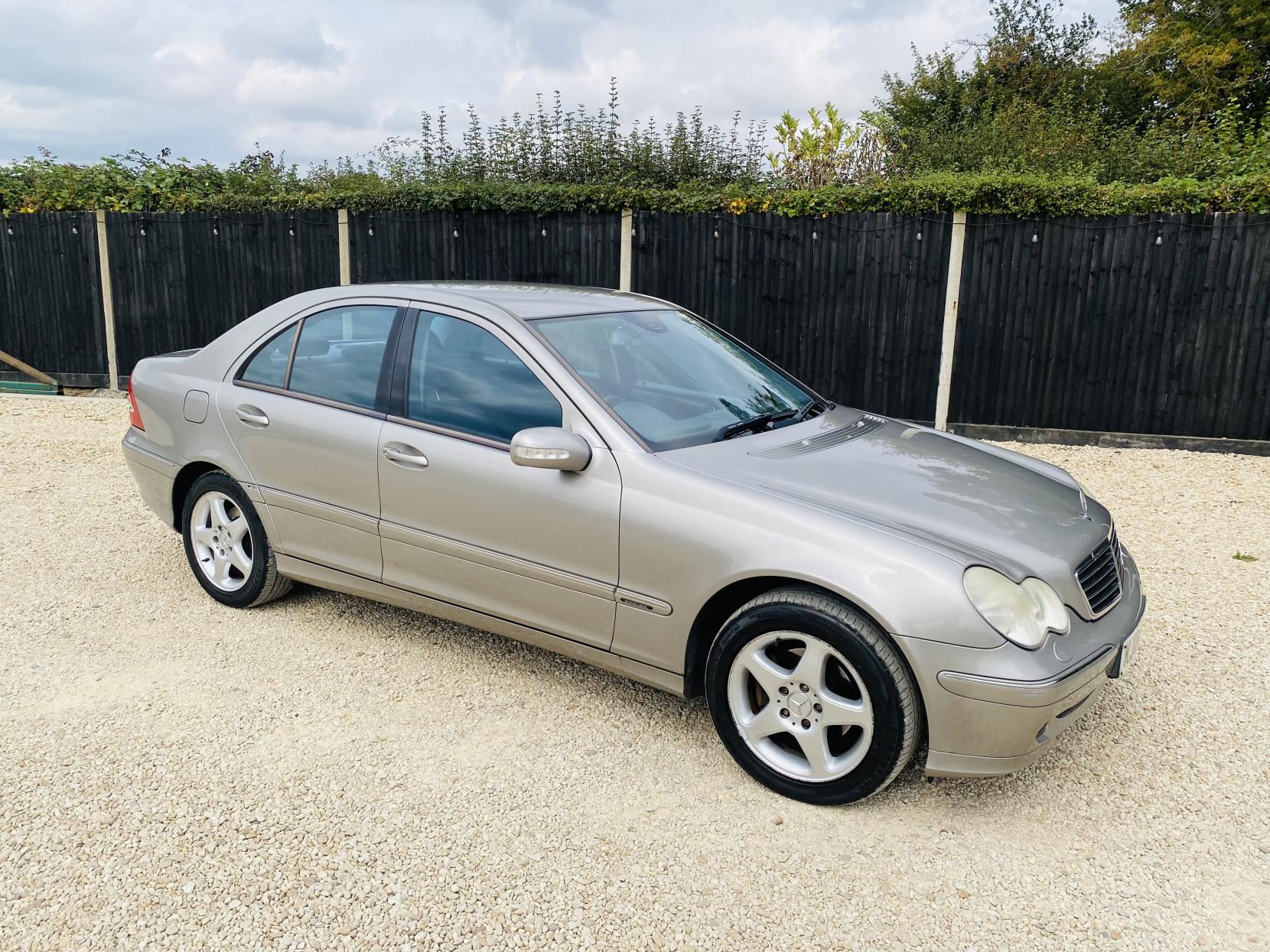 Mercedes-Benz C Class 1.8 C180 Kompressor Avantgarde SE Saloon 4dr Petrol Automatic (202 g/km, 143 bhp)