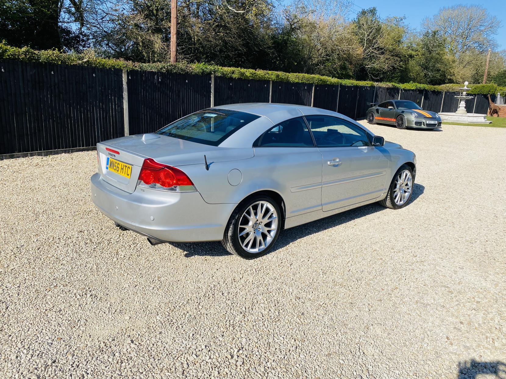 Volvo C70 2.5 T5 SE Lux Convertible 2dr Petrol Manual (217 g/km, 220 bhp)