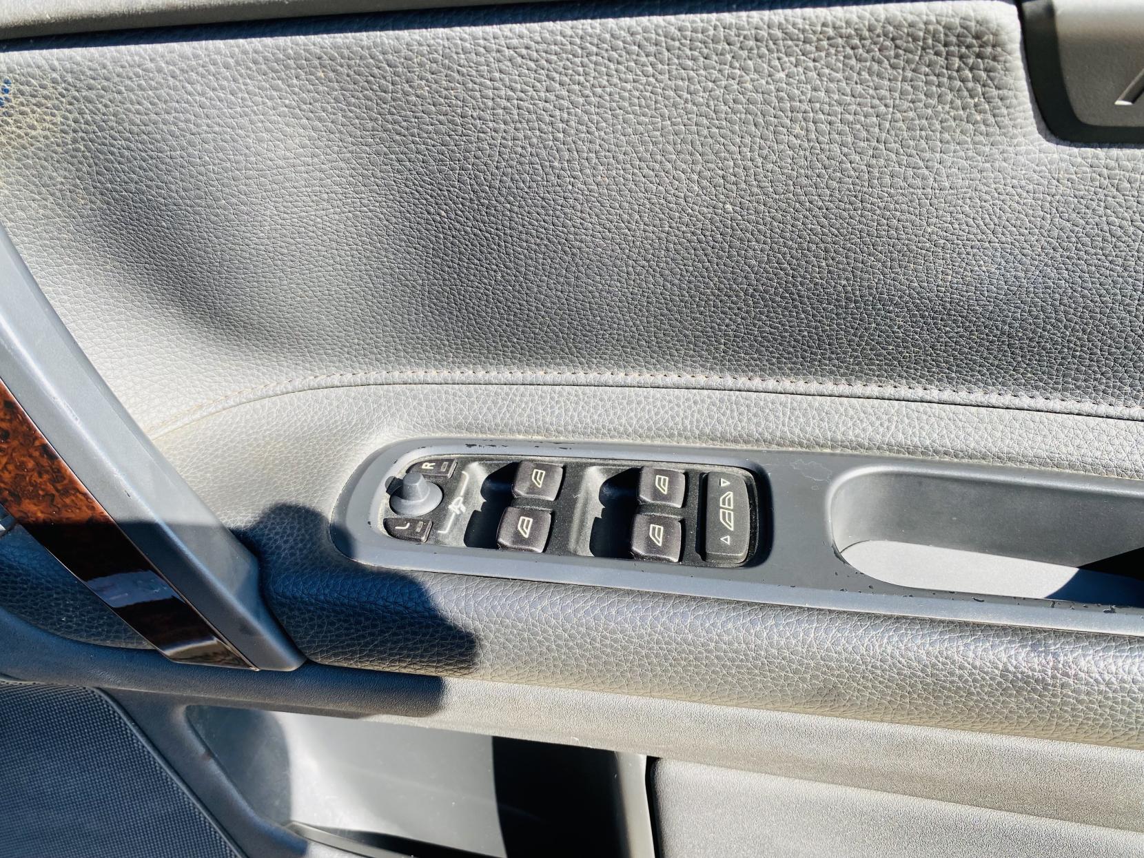 Volvo C70 2.5 T5 SE Lux Convertible 2dr Petrol Manual (217 g/km, 220 bhp)