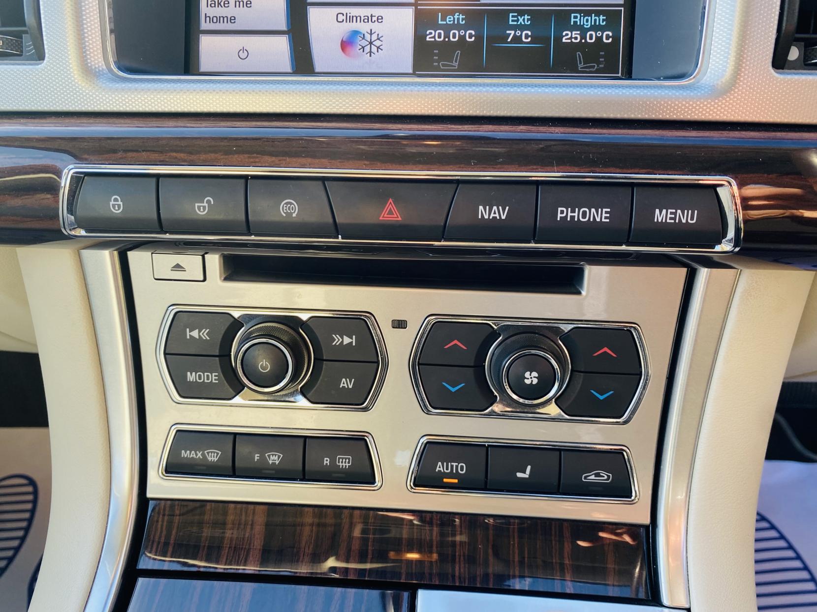 Jaguar XF 2.2d Portfolio Saloon 4dr Diesel Auto Euro 5 (s/s) (200 ps)